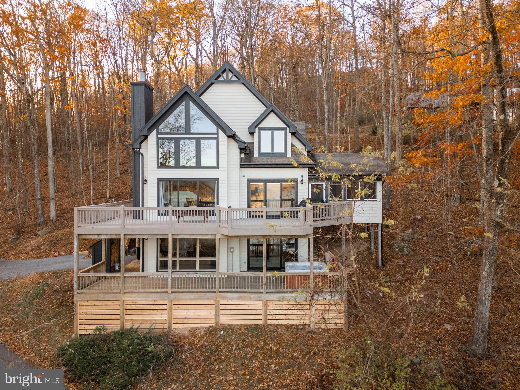 WATERSIDE AT WISP - Residential