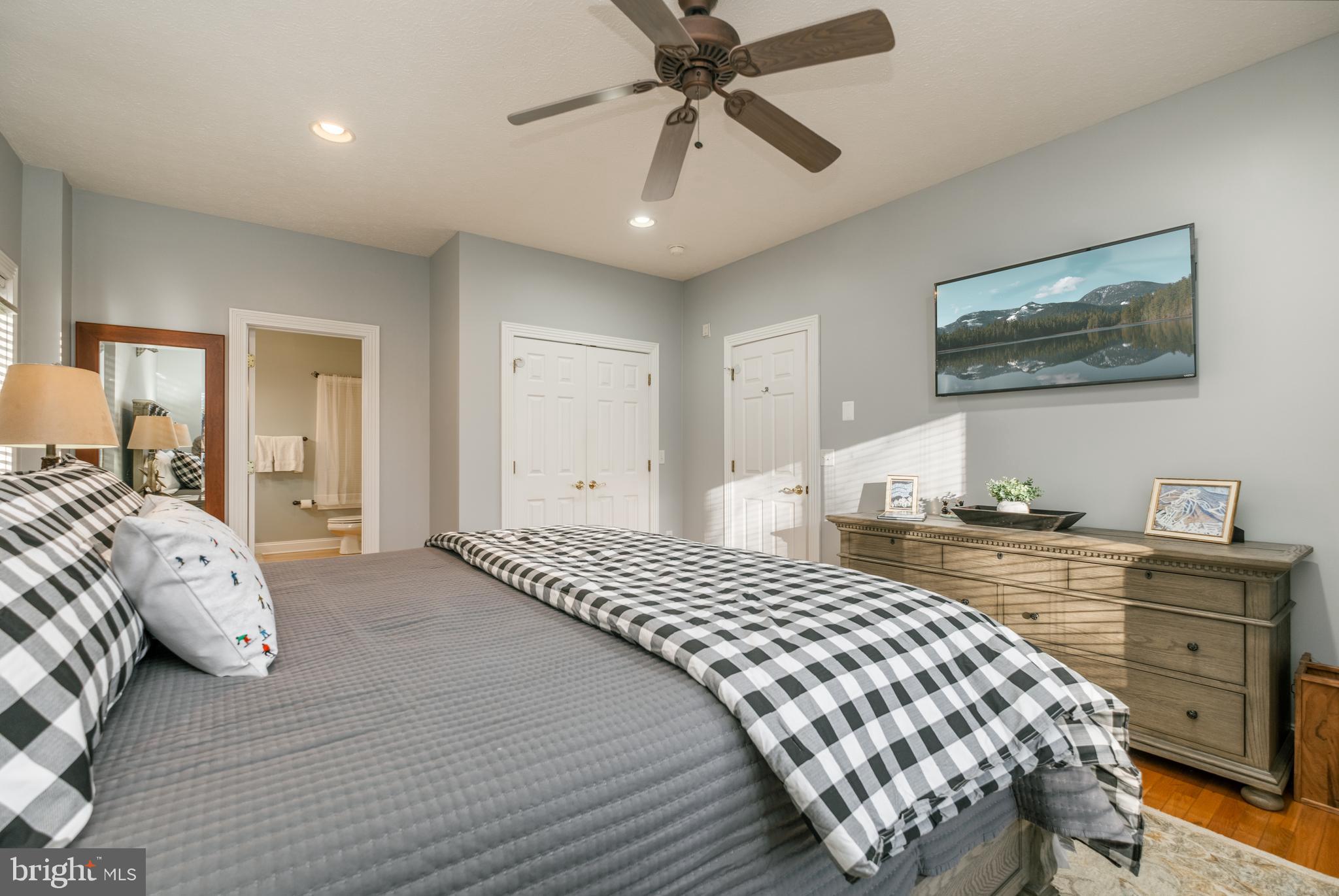 WATERSIDE AT WISP - Residential