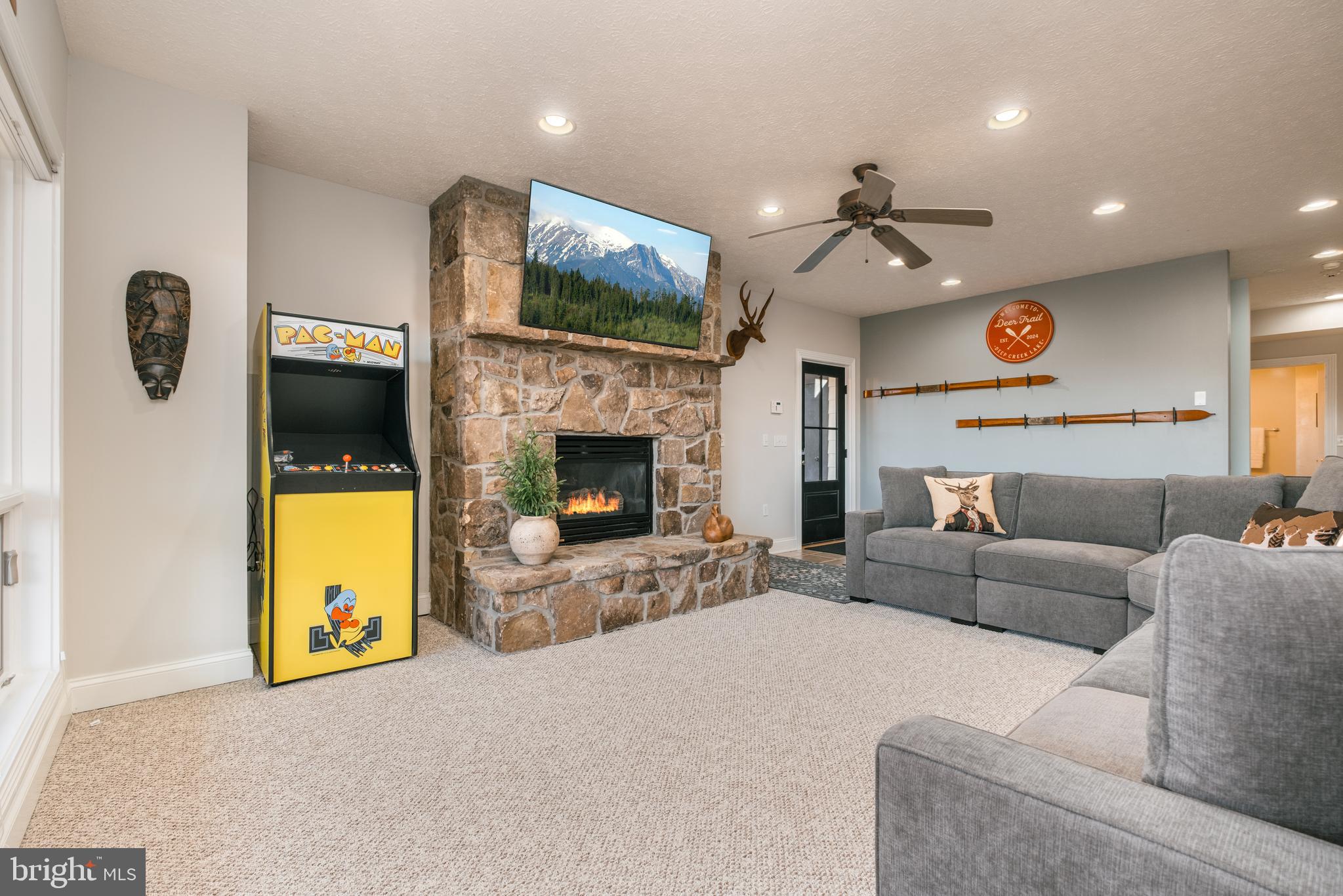 WATERSIDE AT WISP - Residential