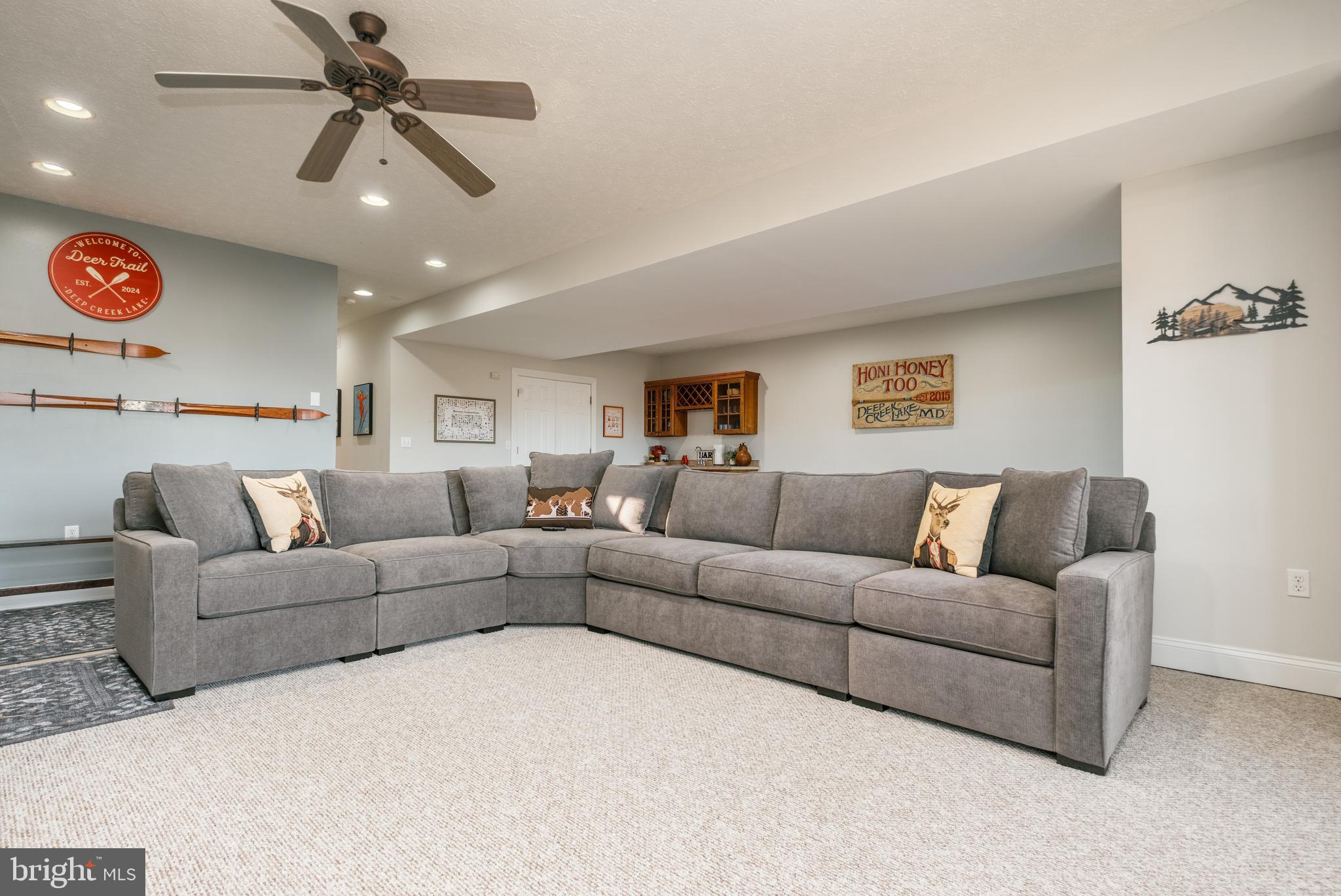 WATERSIDE AT WISP - Residential