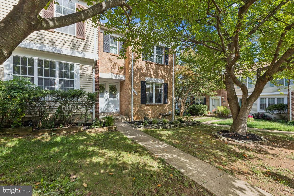 5715 LAWSONS HILL COURT