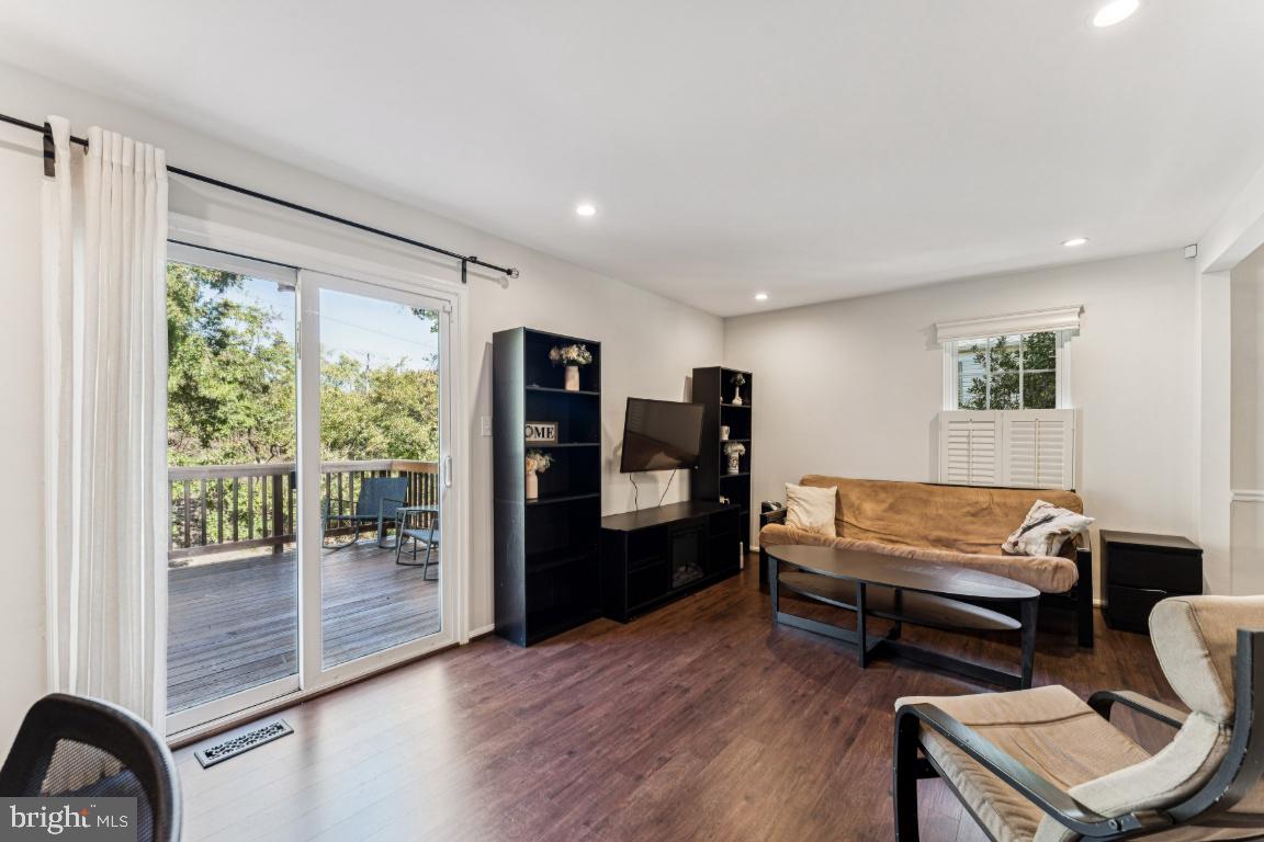 5715 LAWSONS HILL COURT