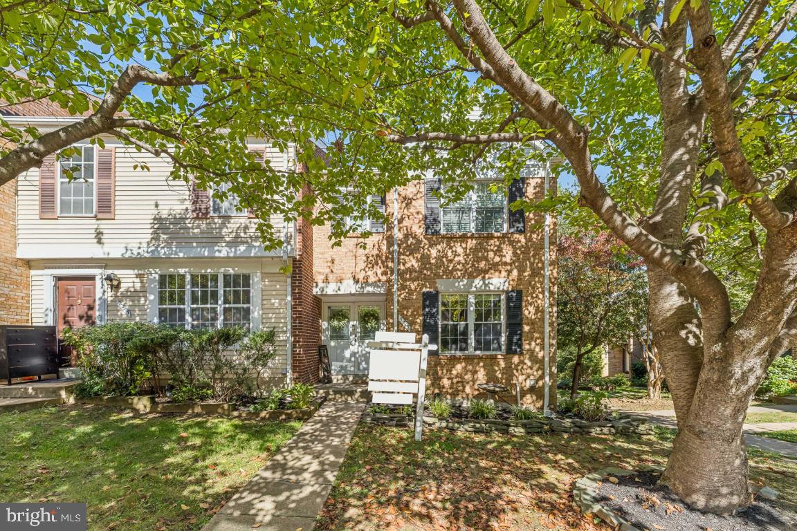 5715 LAWSONS HILL COURT