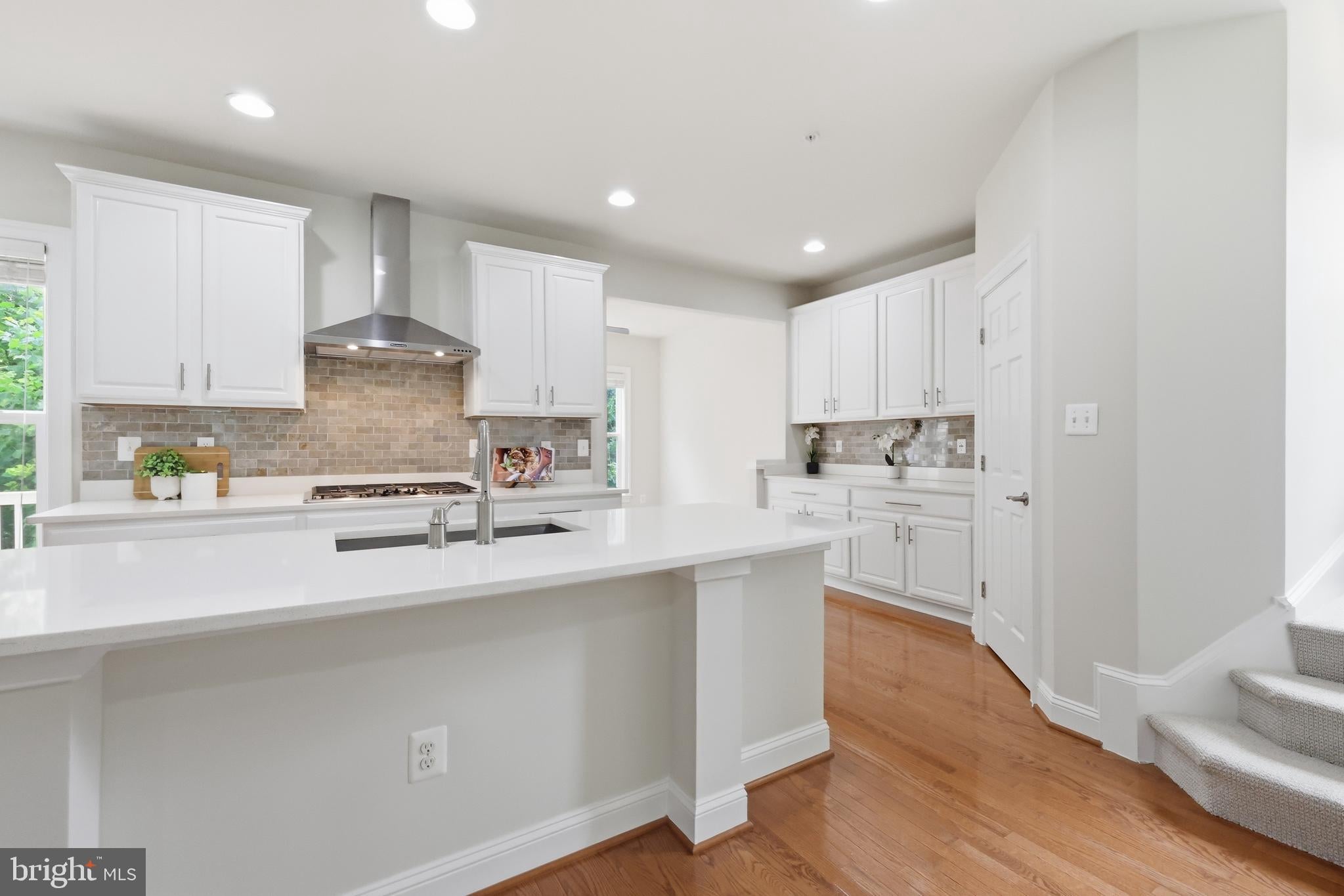 11808 MANGO LANE
