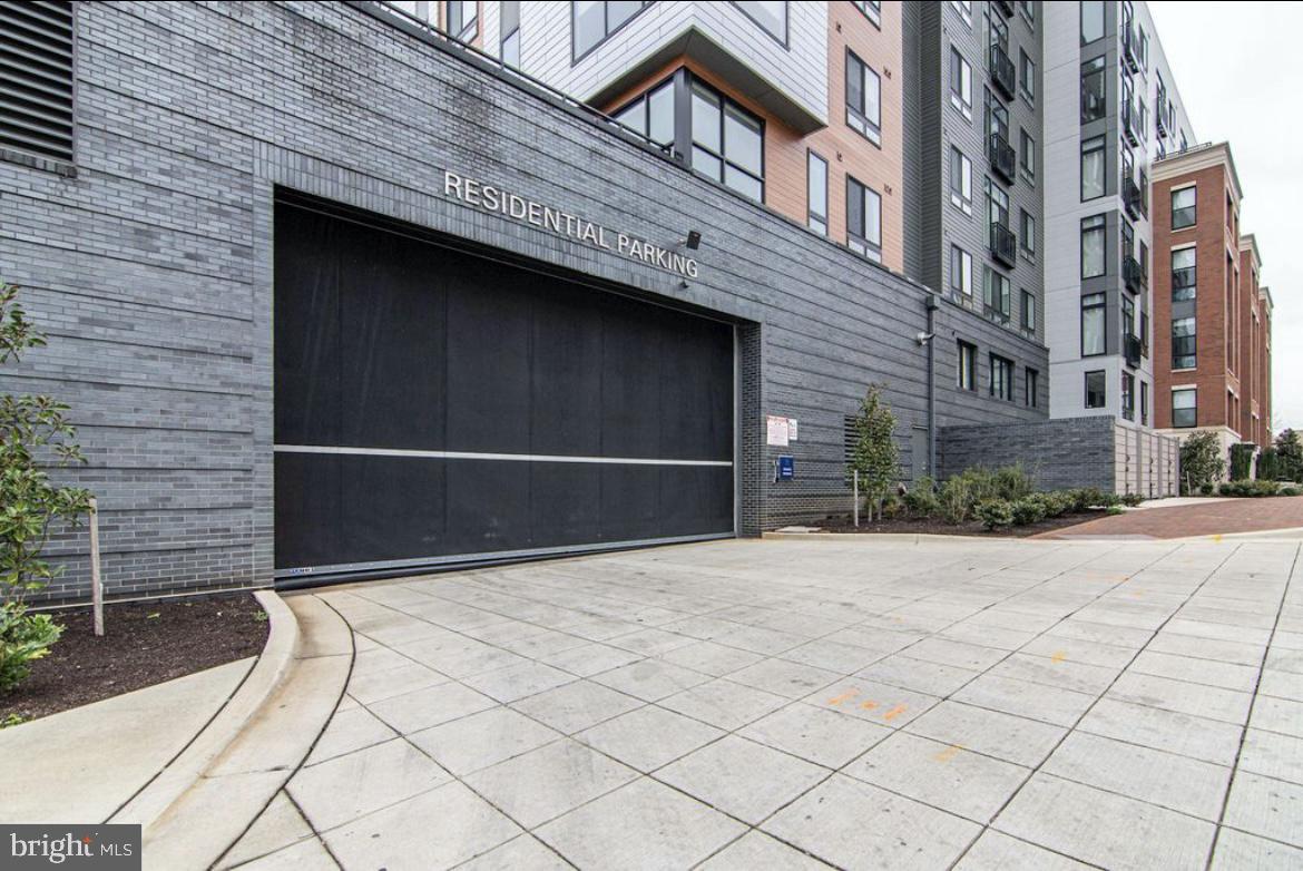 145 RIVERHAVEN DR 518