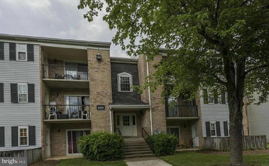 2 bedroom 2 bath with Master bedroom has large walk in closet & bathroom. Second bedroom has bathroom & access to large balcony. Full size washer & dryer with storage shelves. Dining room has beautiful butler pantry. Close to public transportation & shopping. Easy access to Shady Grove Metro. Sorry NO PETS Available NOW