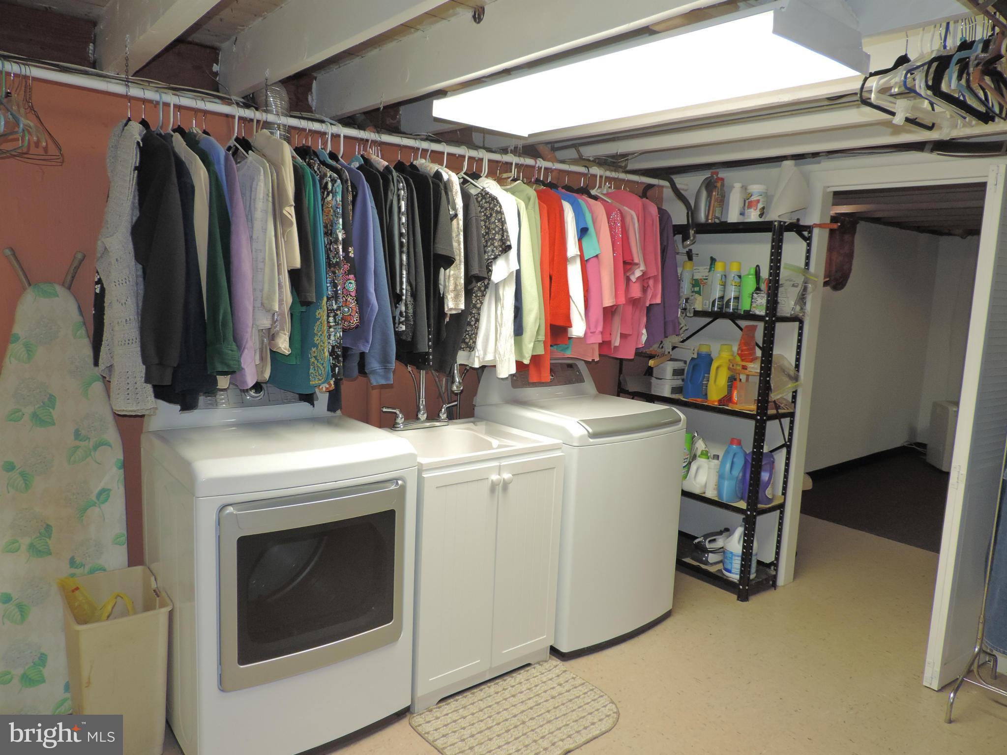 ABERDEEN HILLS - Residential