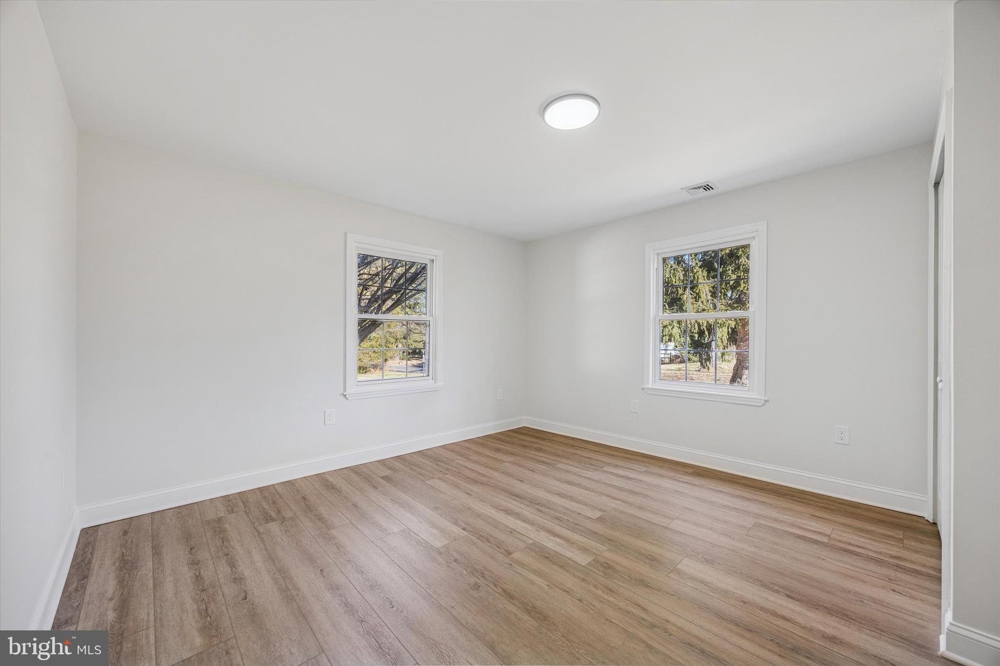 FEASTERVILLE - Residential