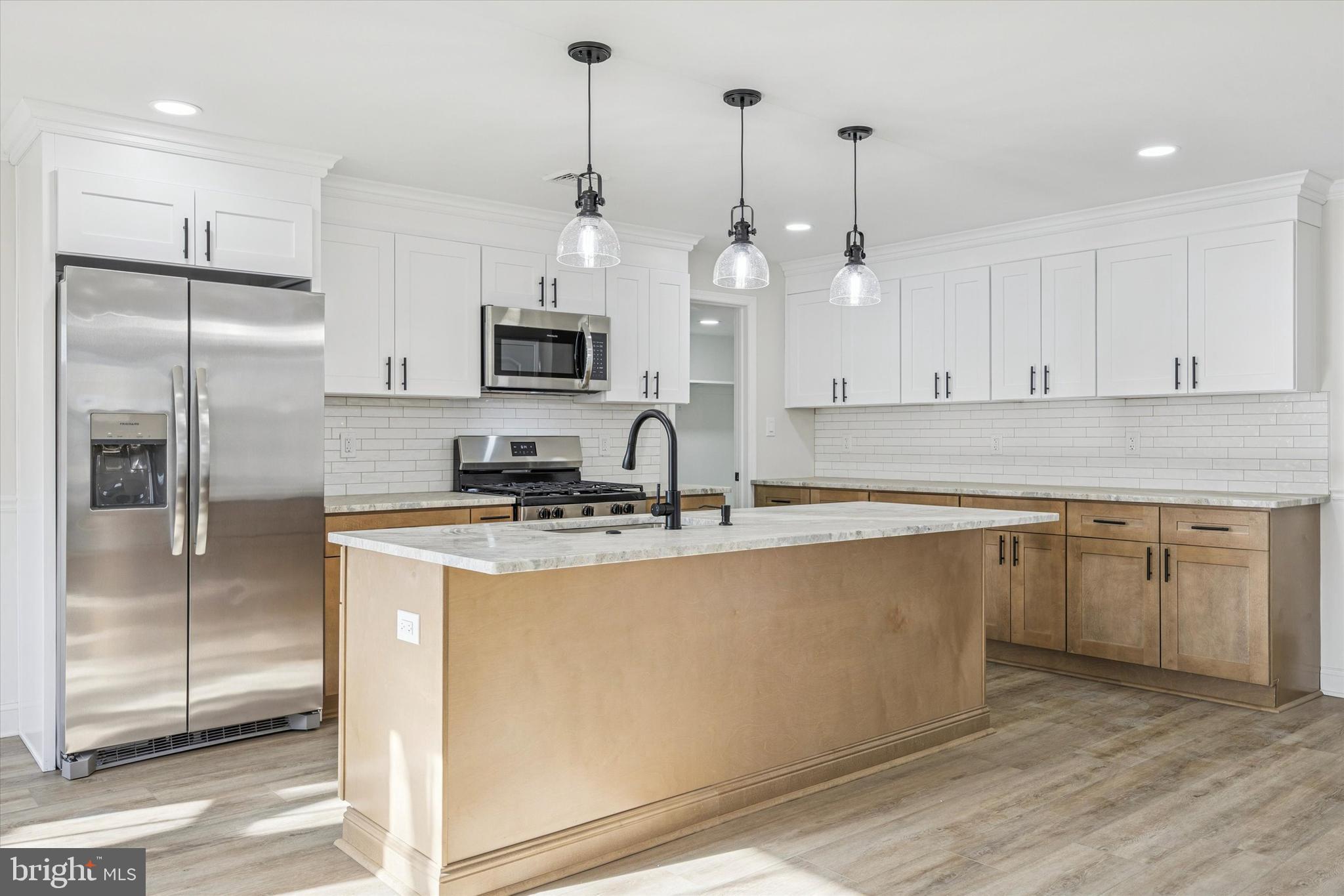 FEASTERVILLE - Residential