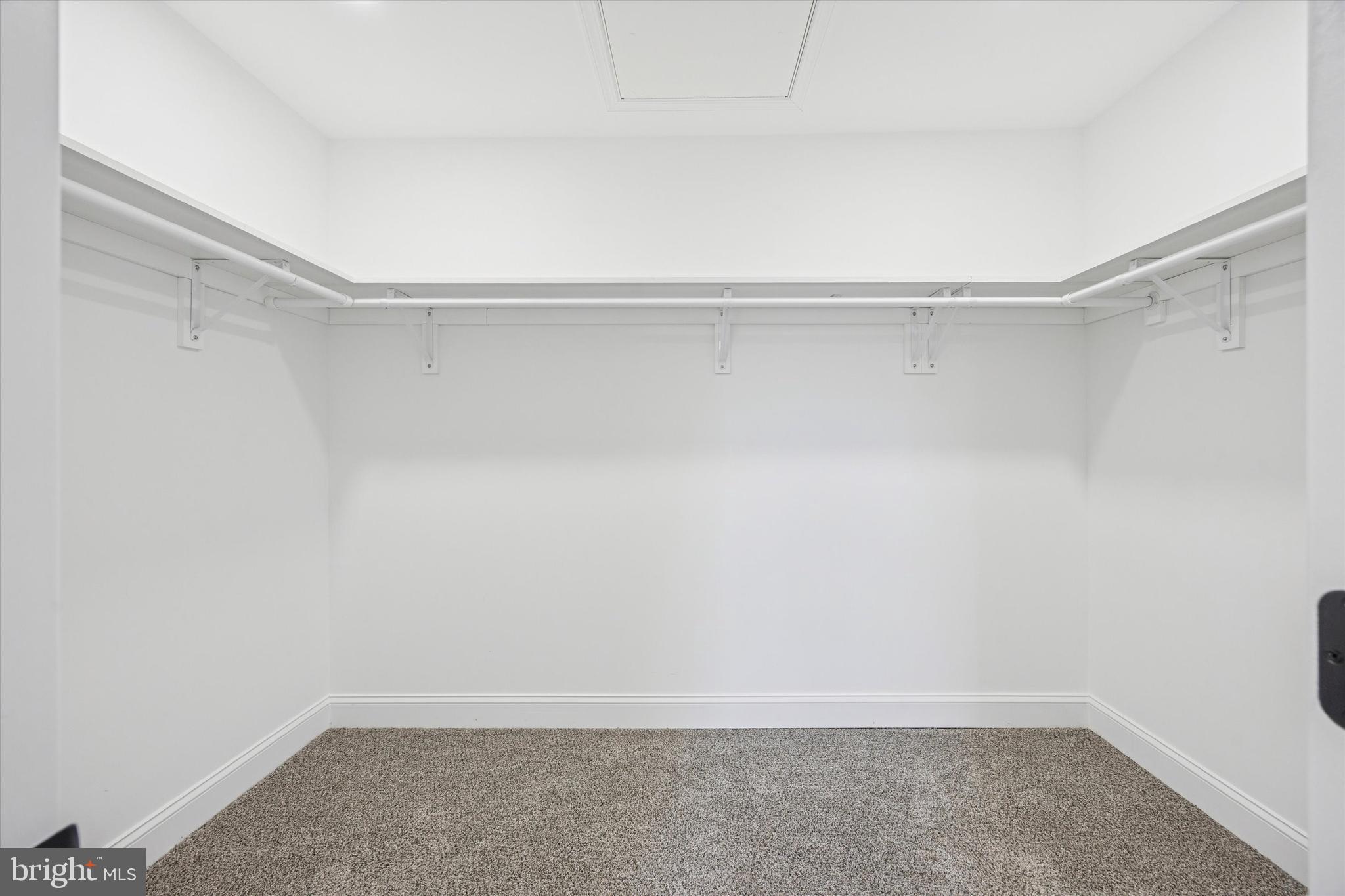 FEASTERVILLE - Residential