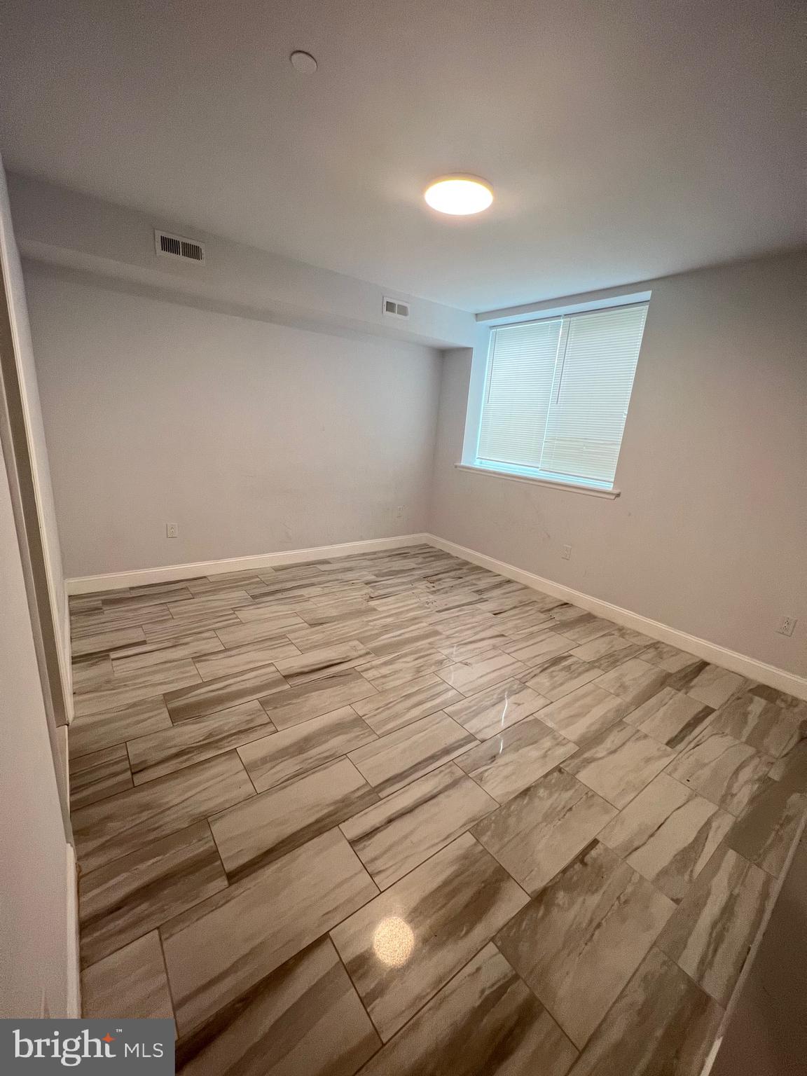 WEST POPLAR - Residential Lease