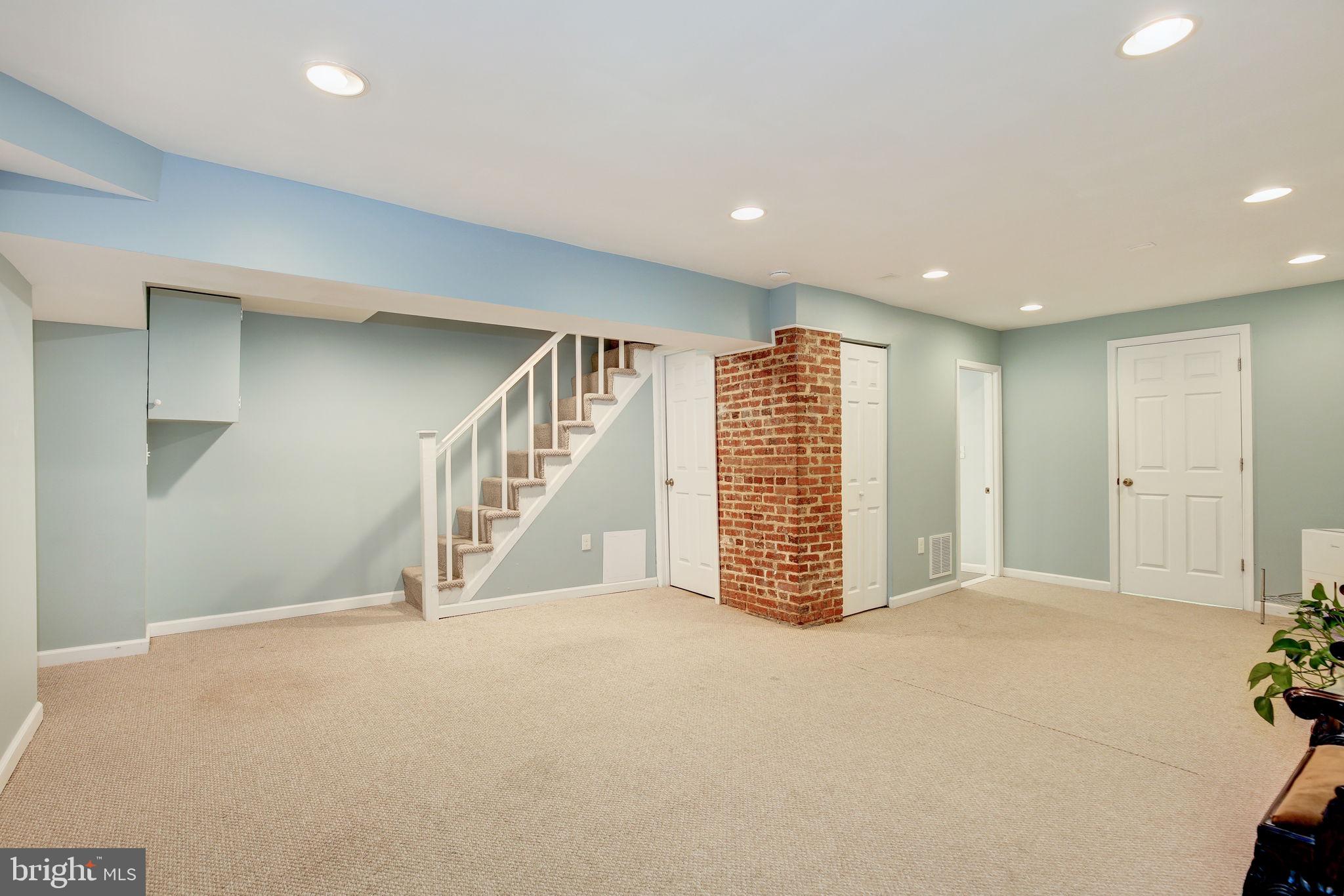 WYMAN PARK HAMPDEN - Residential