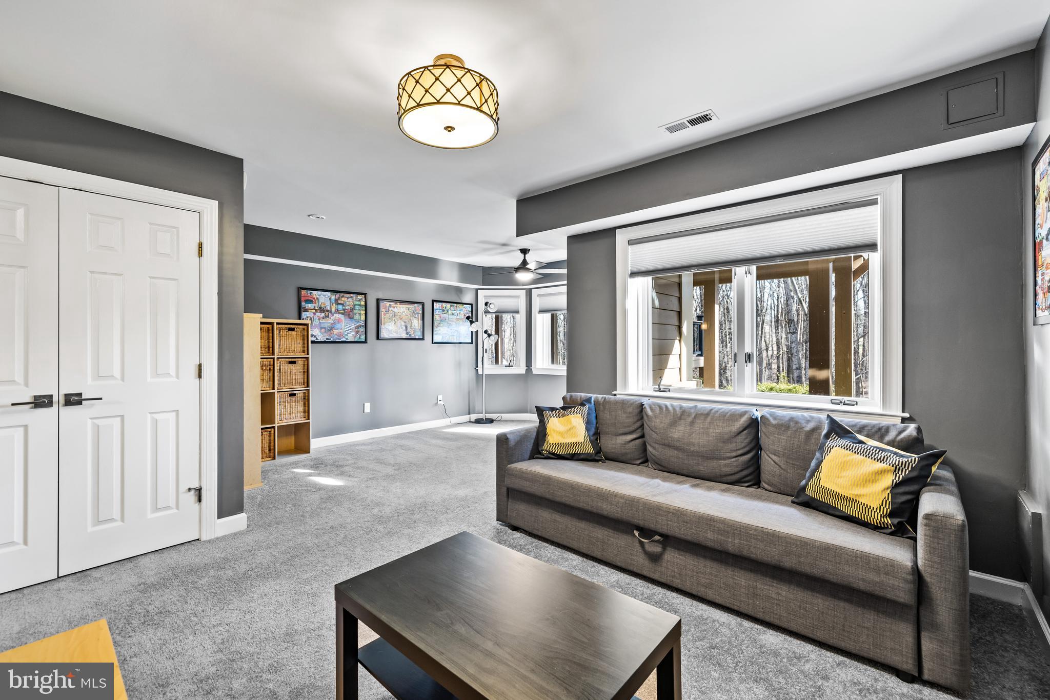 ESTATES AT WORTHINGTON - Residential