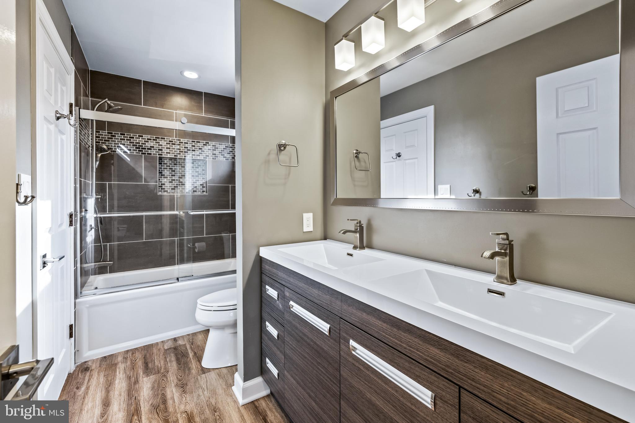 ESTATES AT WORTHINGTON - Residential