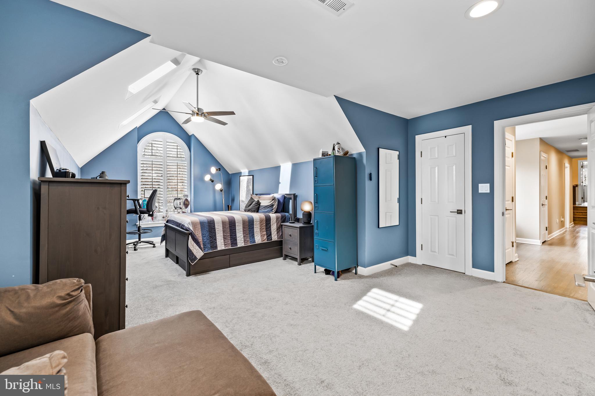 ESTATES AT WORTHINGTON - Residential