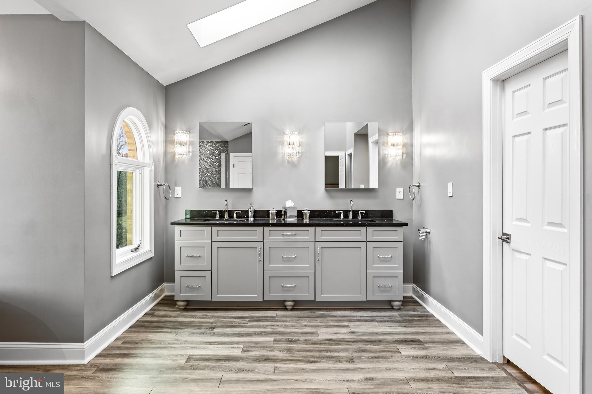 ESTATES AT WORTHINGTON - Residential