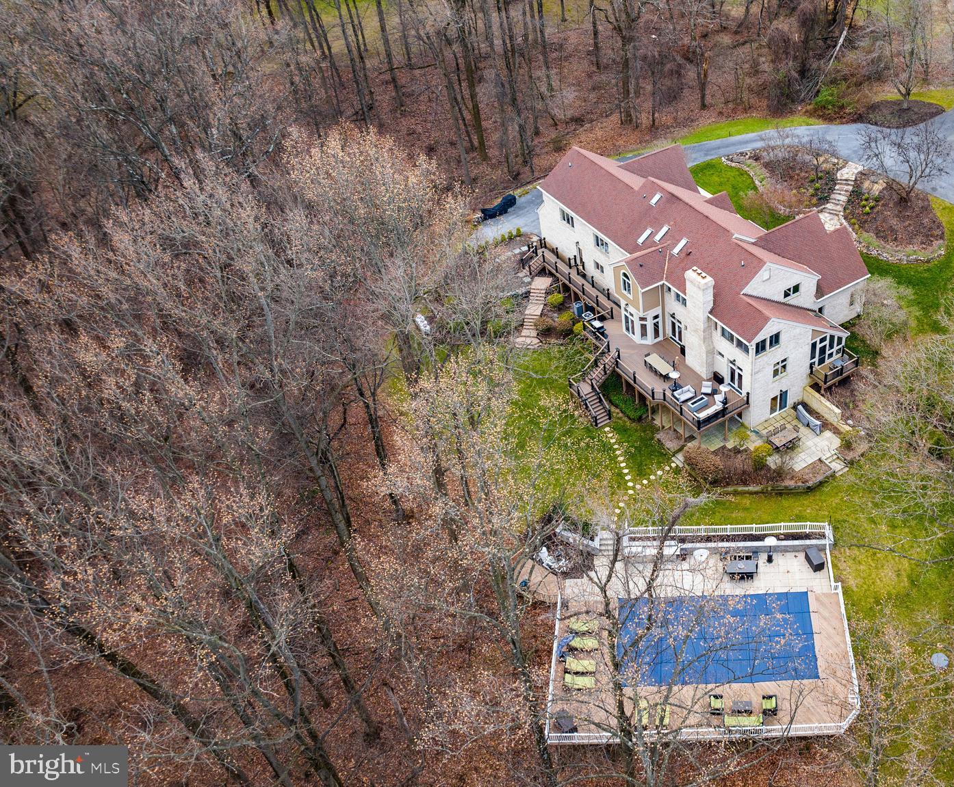 ESTATES AT WORTHINGTON - Residential