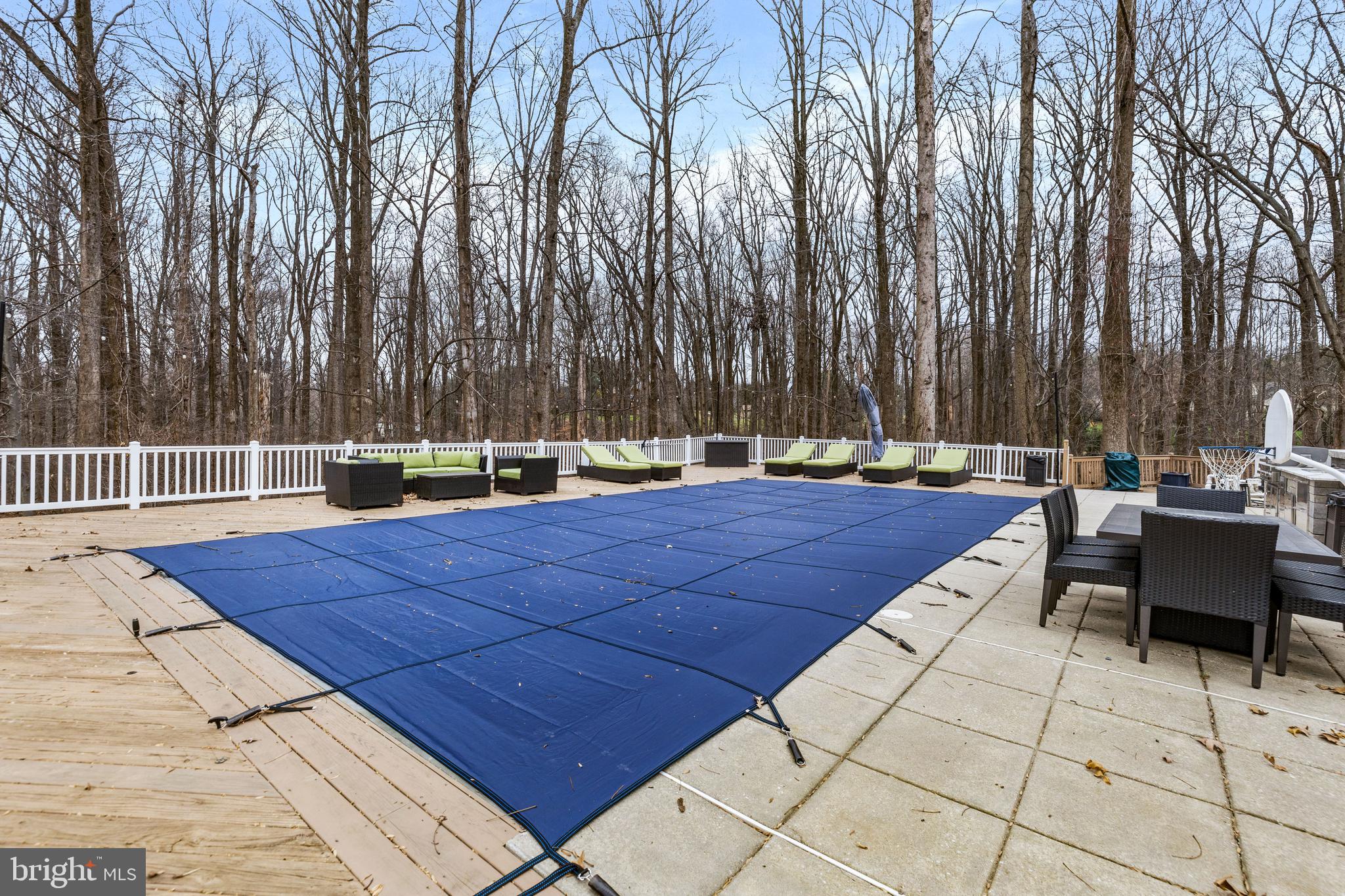 ESTATES AT WORTHINGTON - Residential