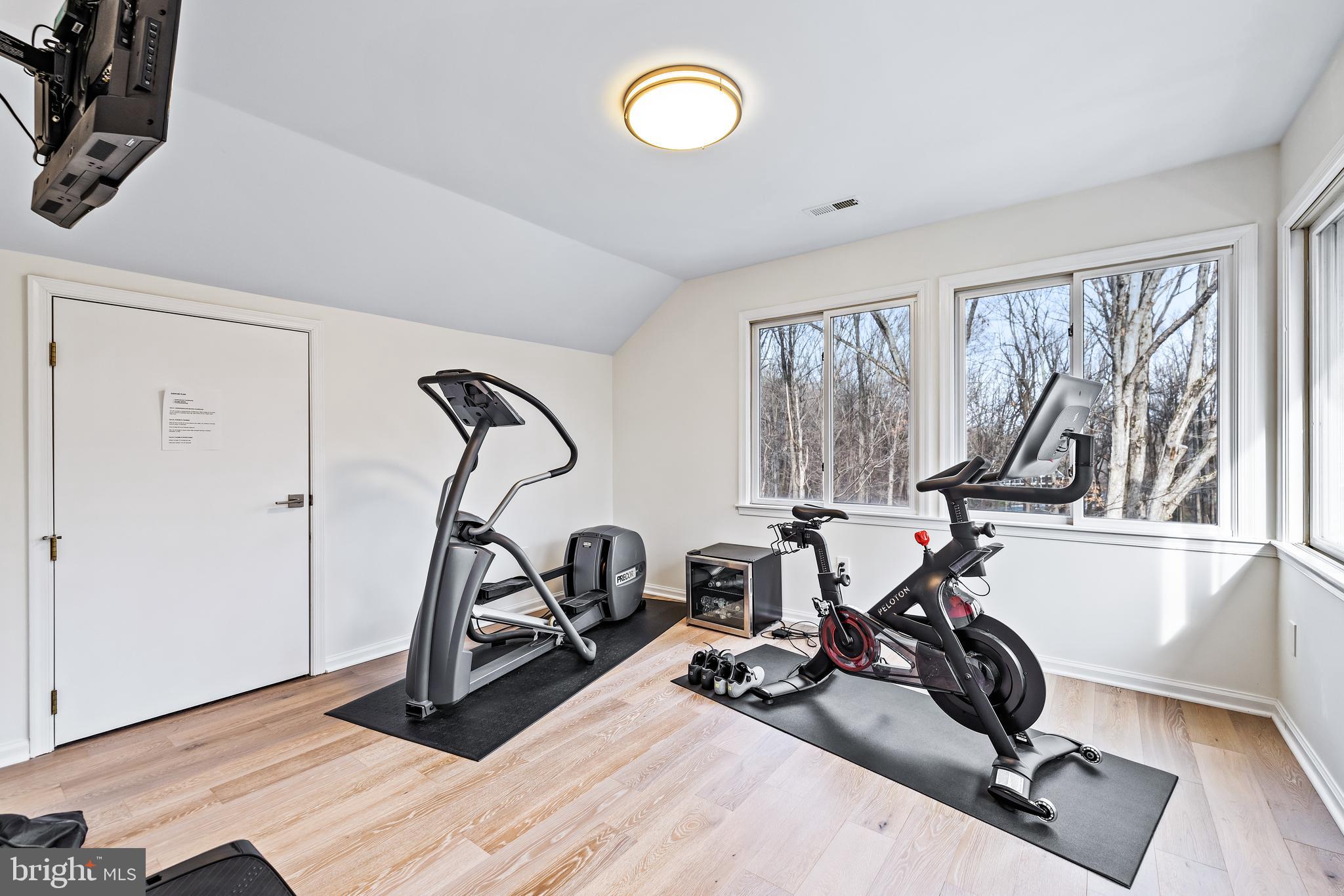 ESTATES AT WORTHINGTON - Residential