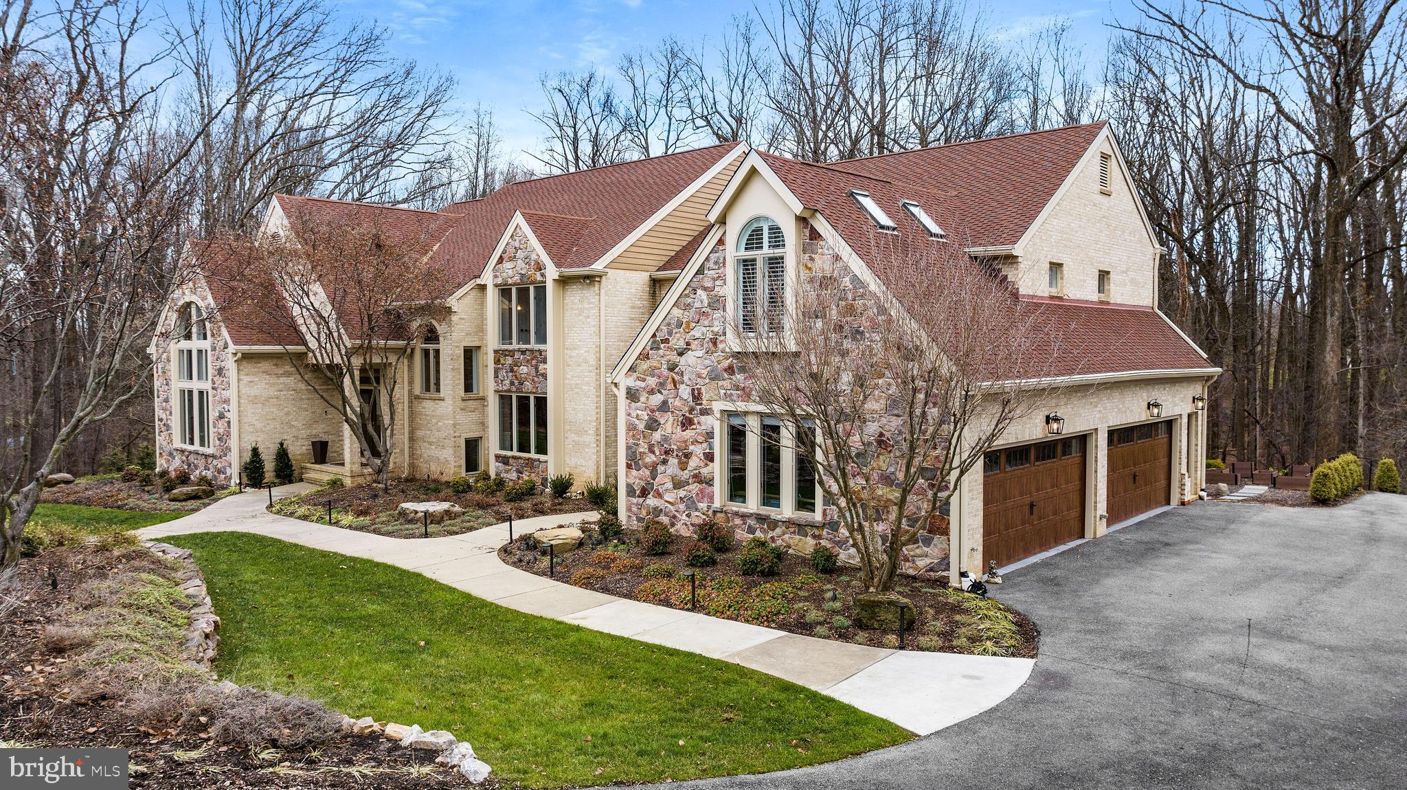 ESTATES AT WORTHINGTON - Residential