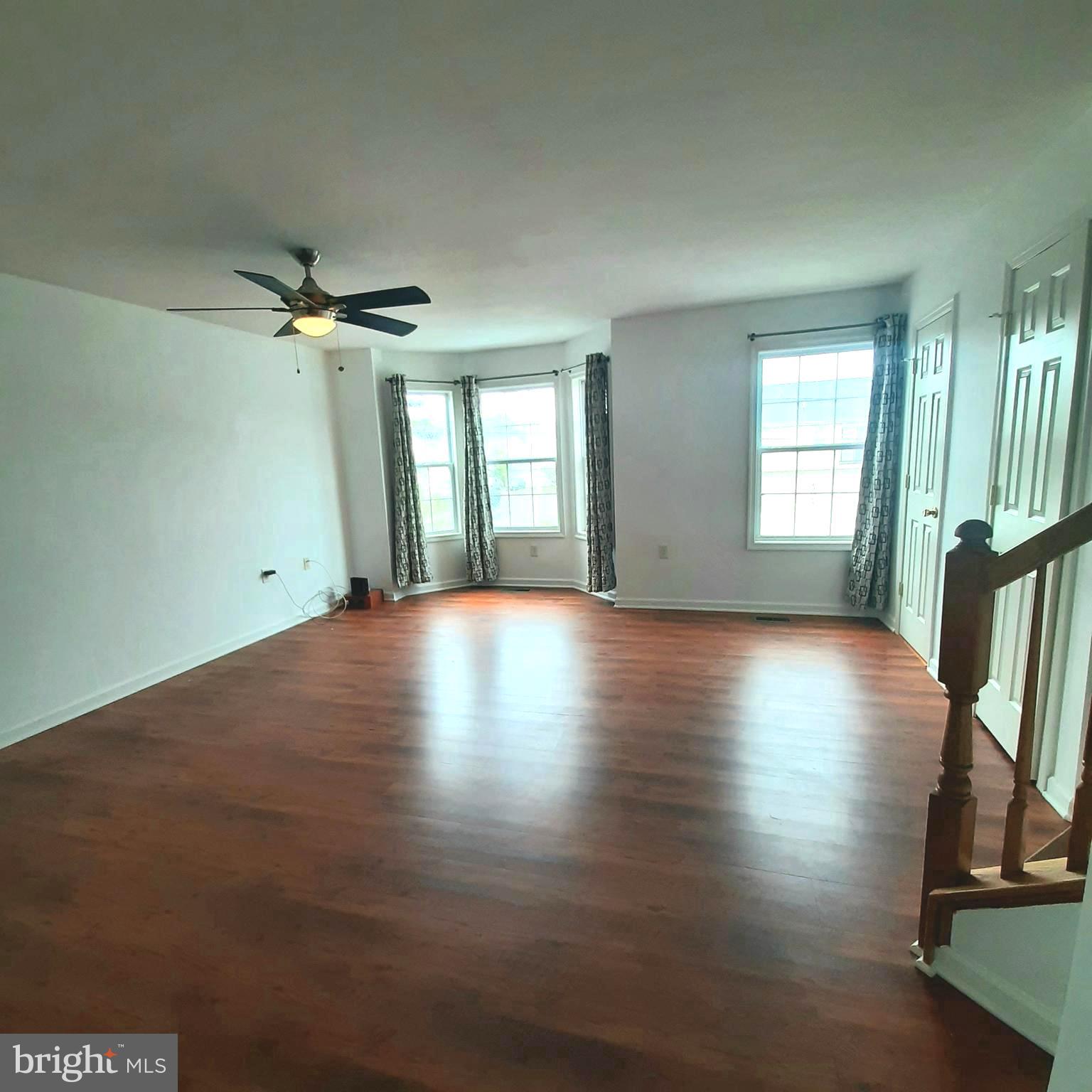 MARSHALL SQUARE - Residential