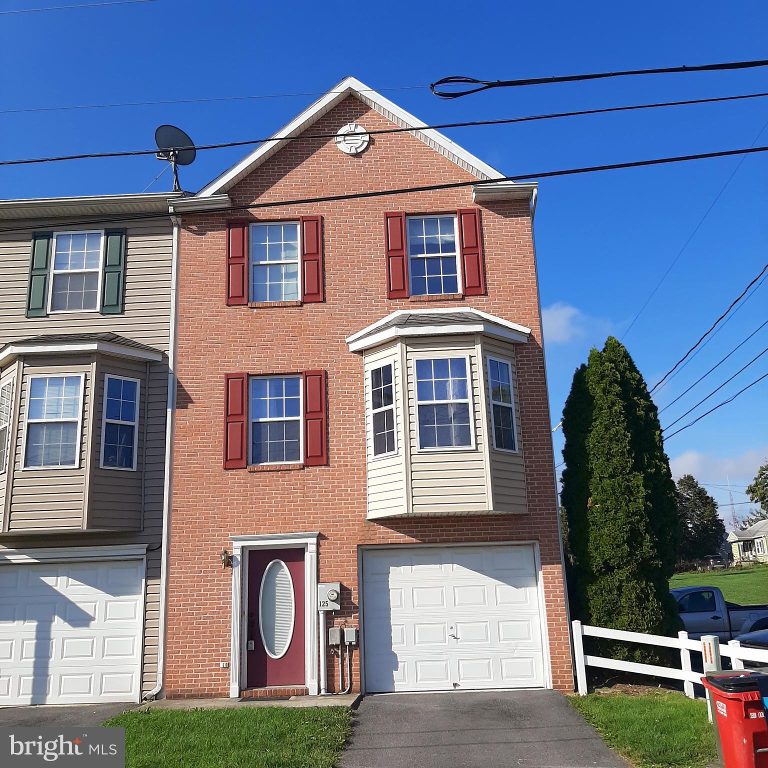 MARSHALL SQUARE - Residential