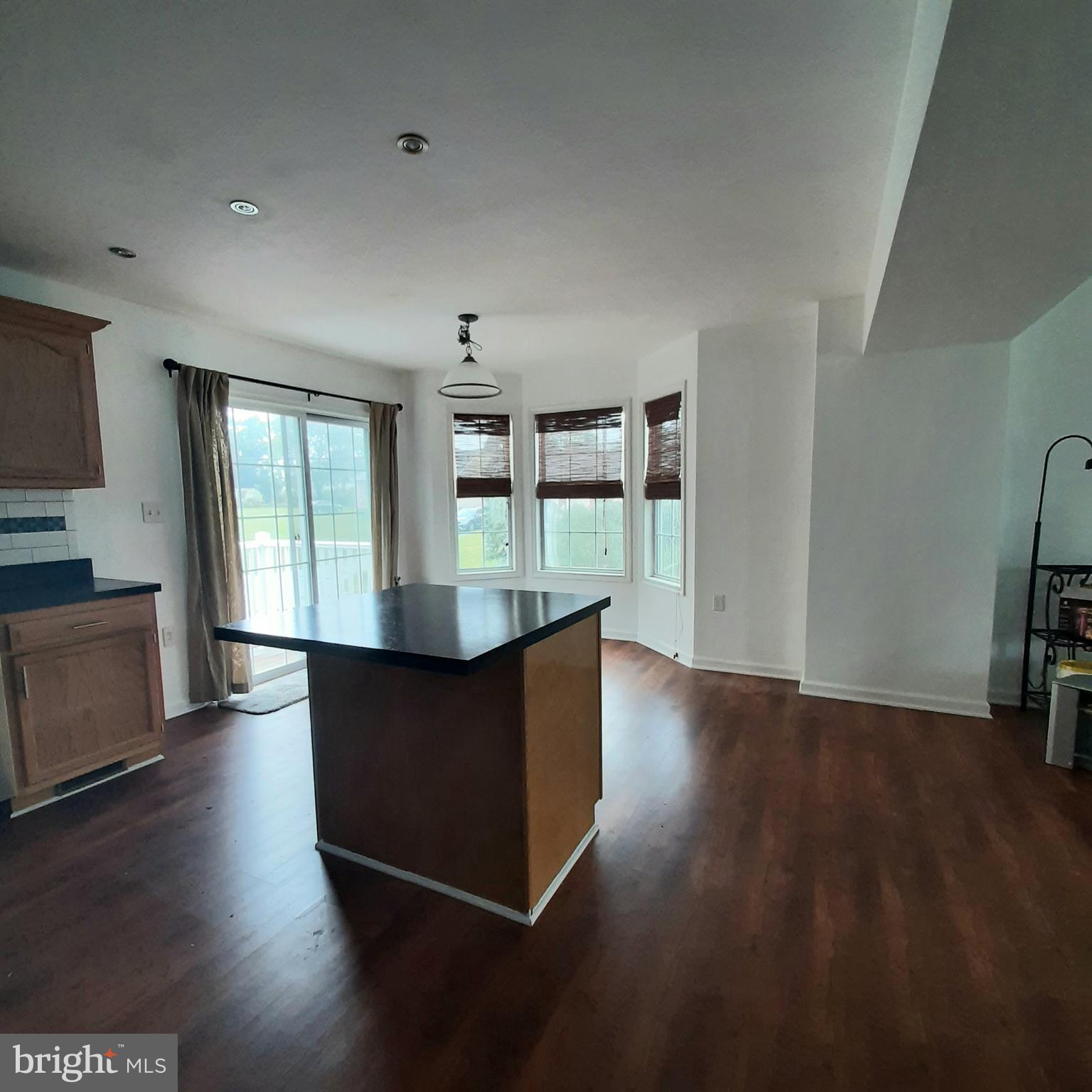 MARSHALL SQUARE - Residential