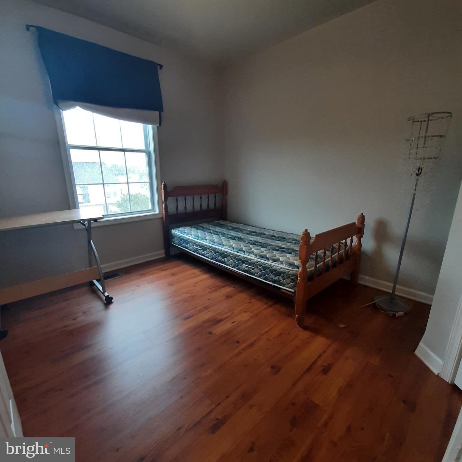 MARSHALL SQUARE - Residential