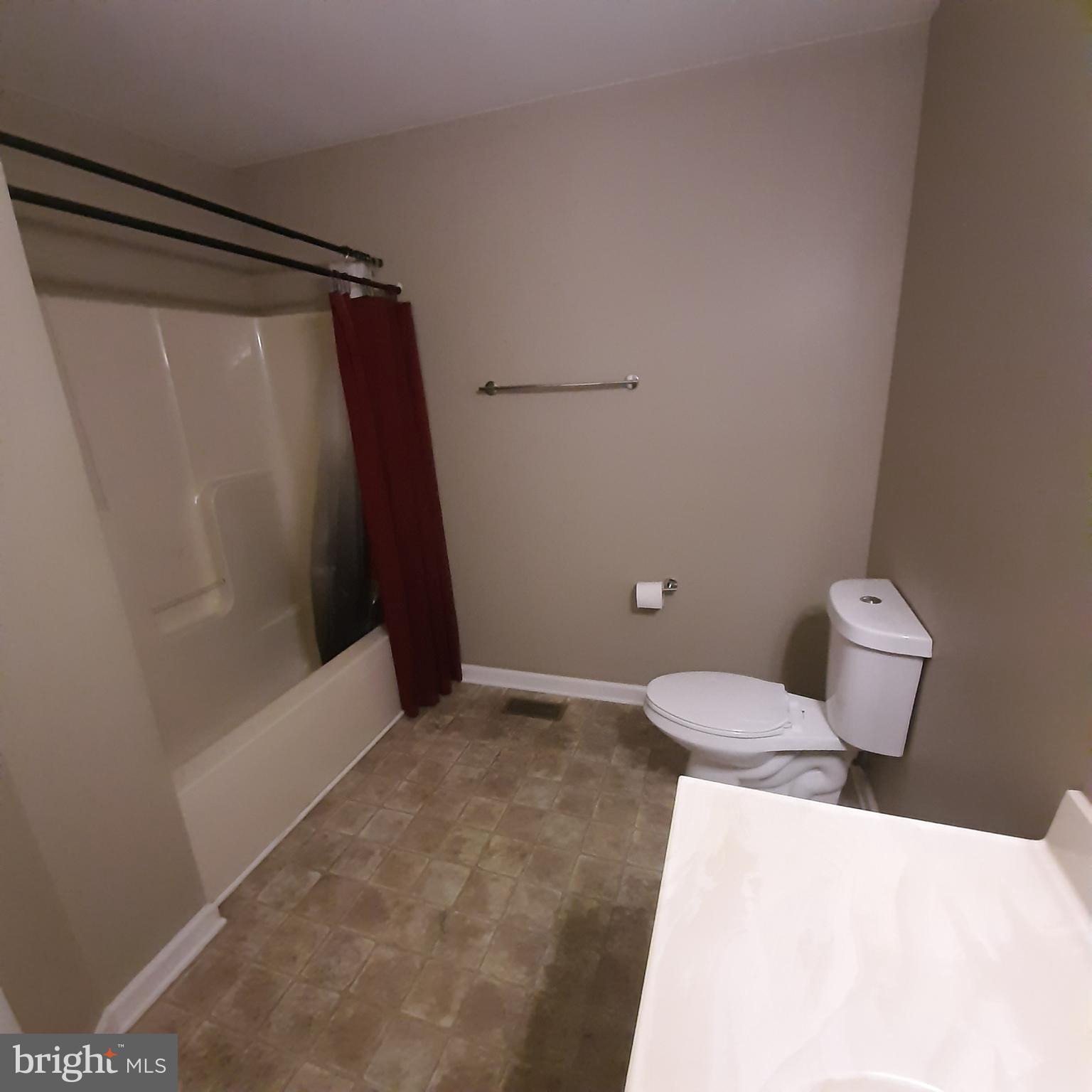 MARSHALL SQUARE - Residential