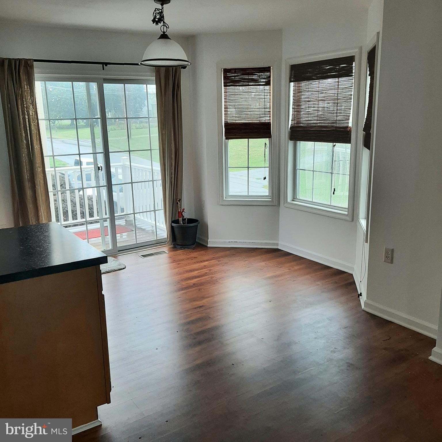 MARSHALL SQUARE - Residential