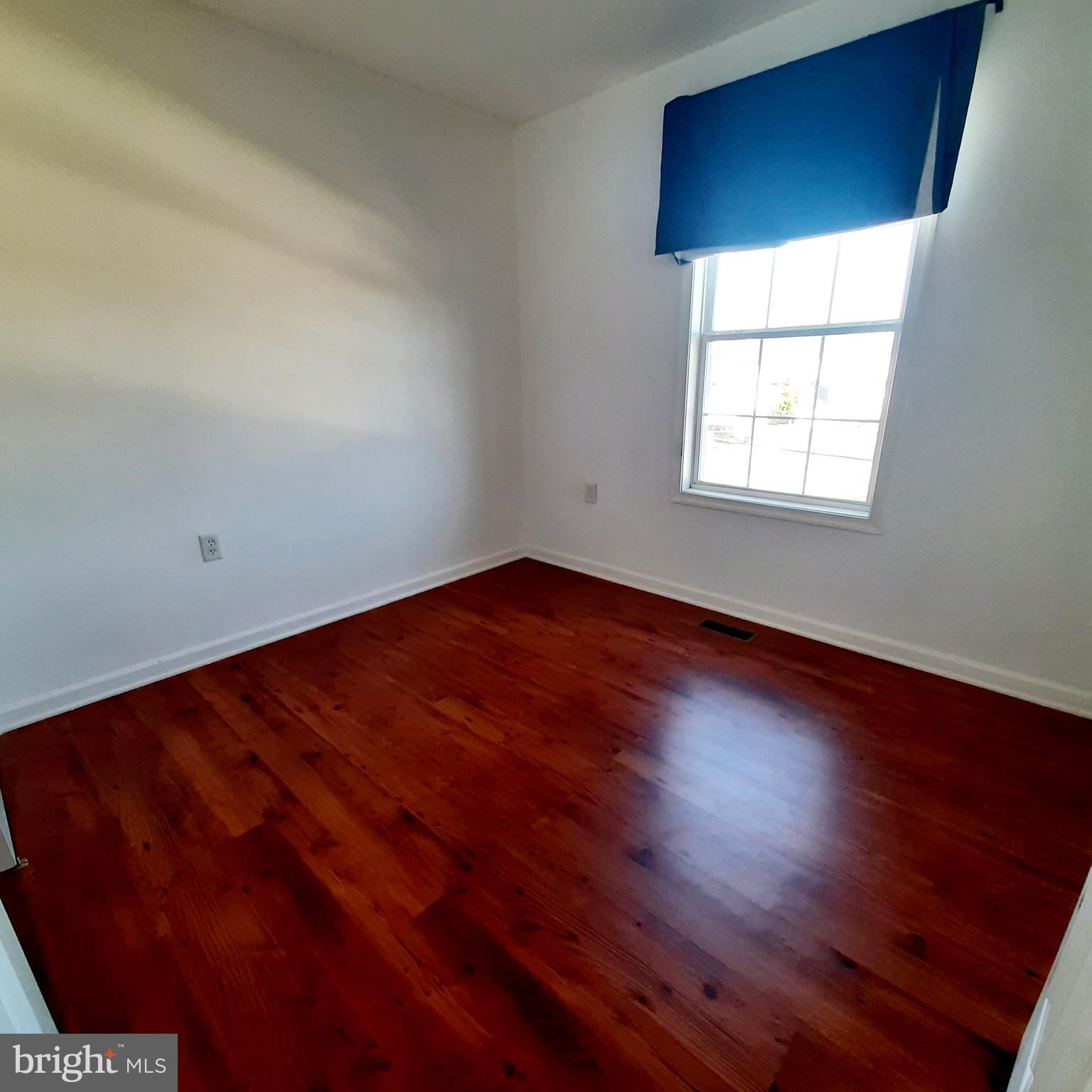 MARSHALL SQUARE - Residential