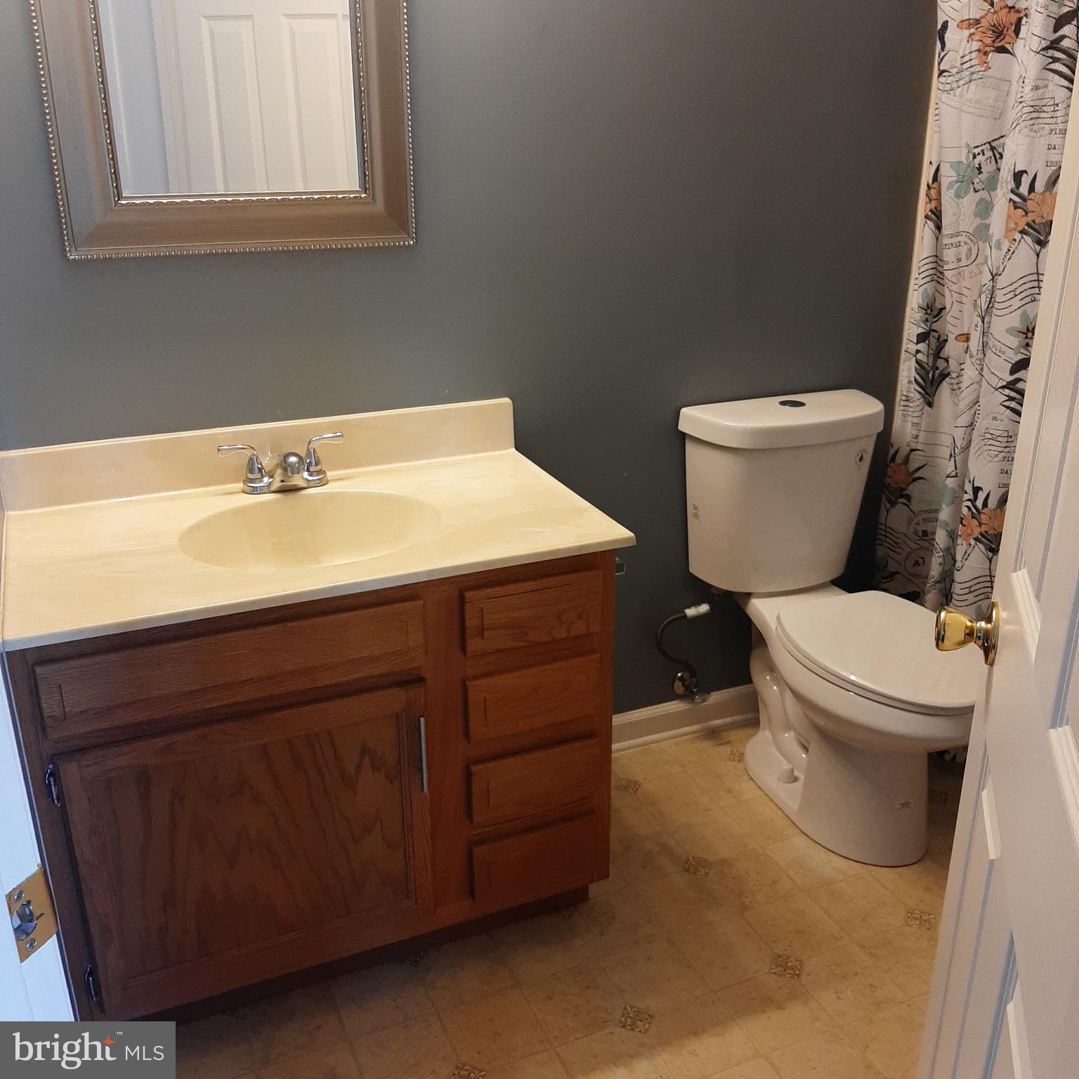 MARSHALL SQUARE - Residential