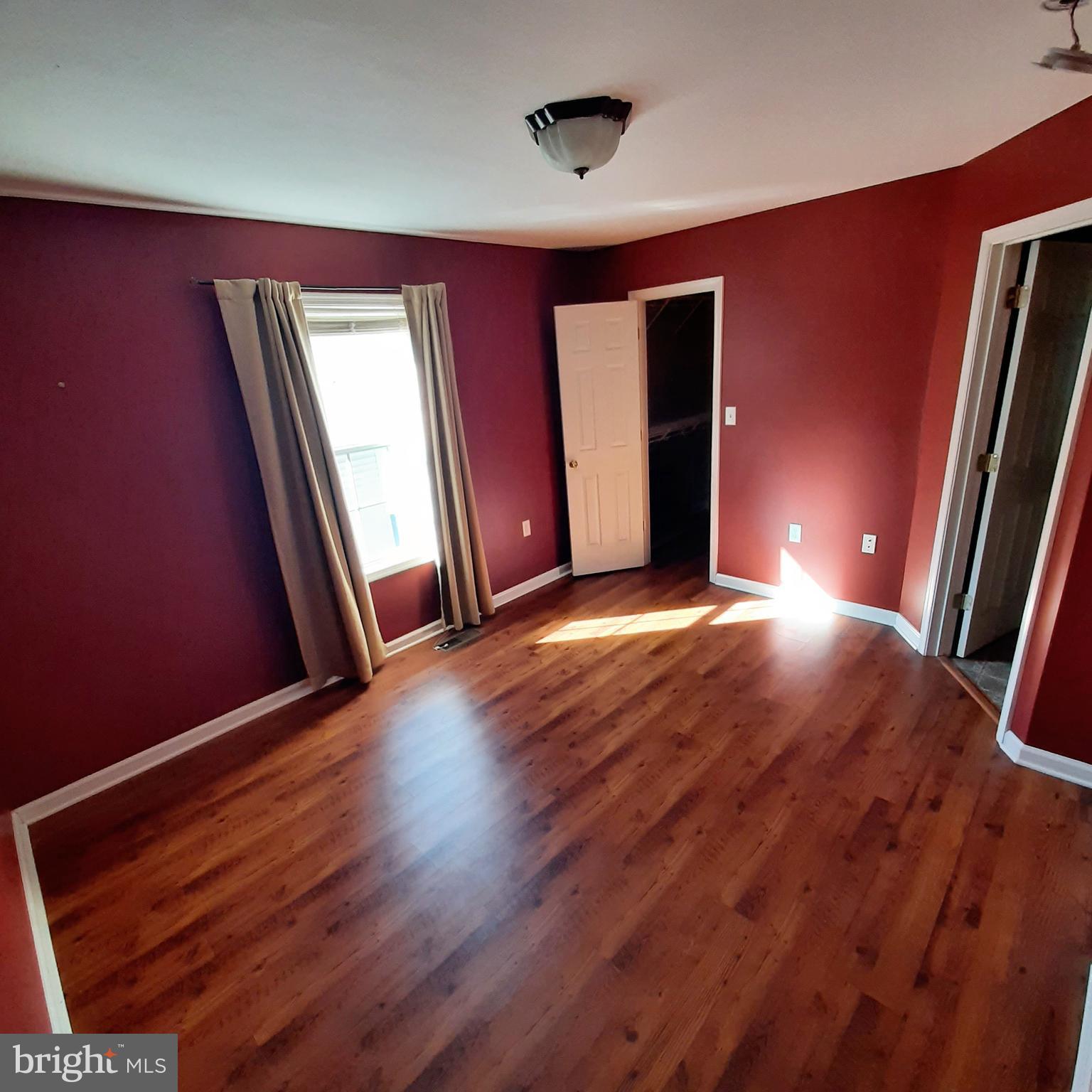 MARSHALL SQUARE - Residential