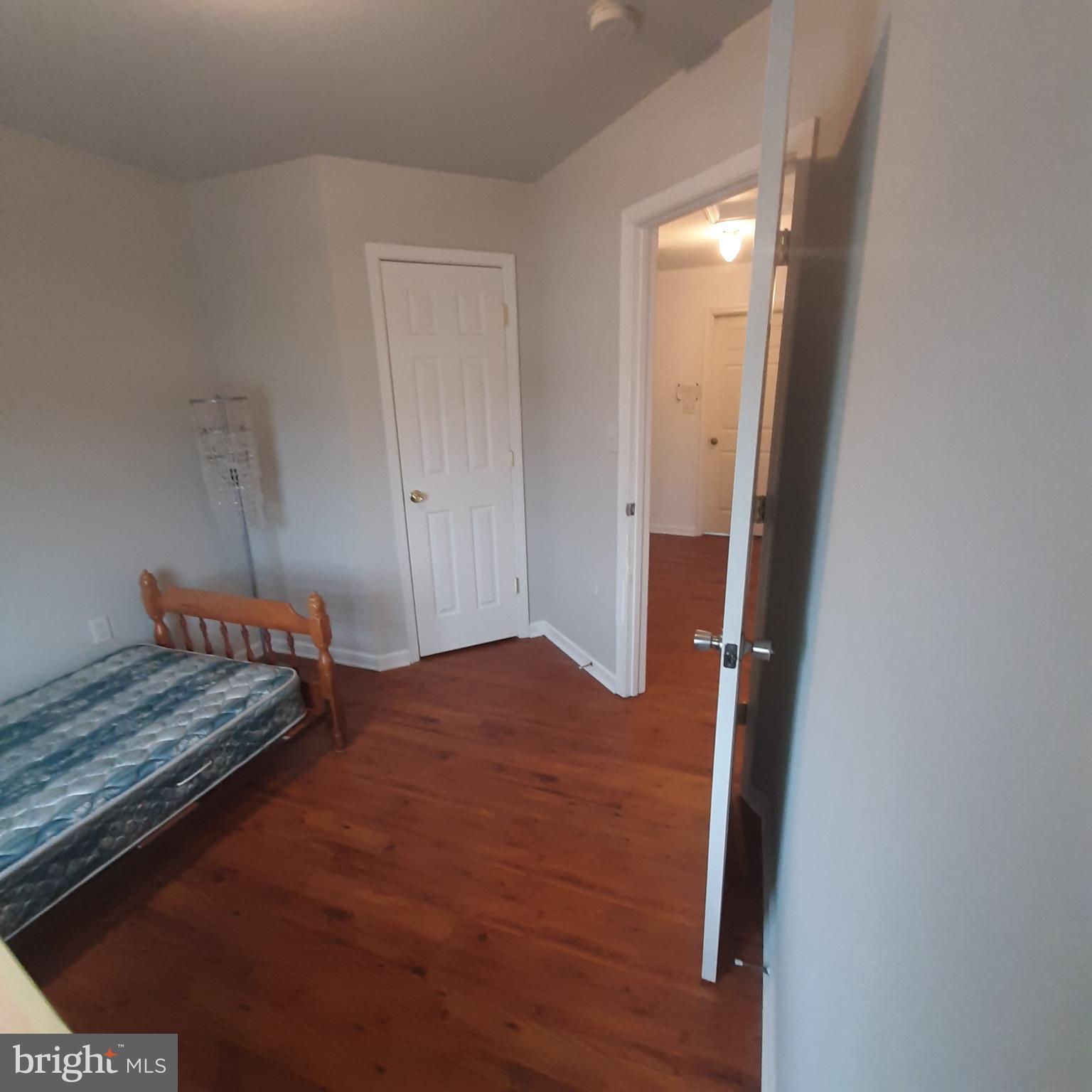 MARSHALL SQUARE - Residential