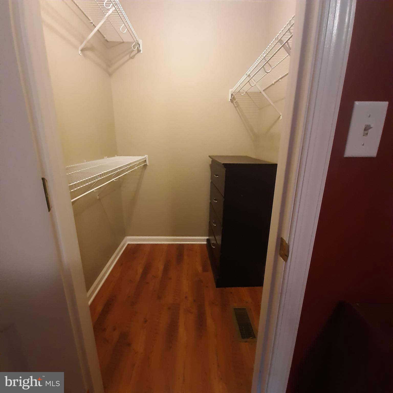 MARSHALL SQUARE - Residential