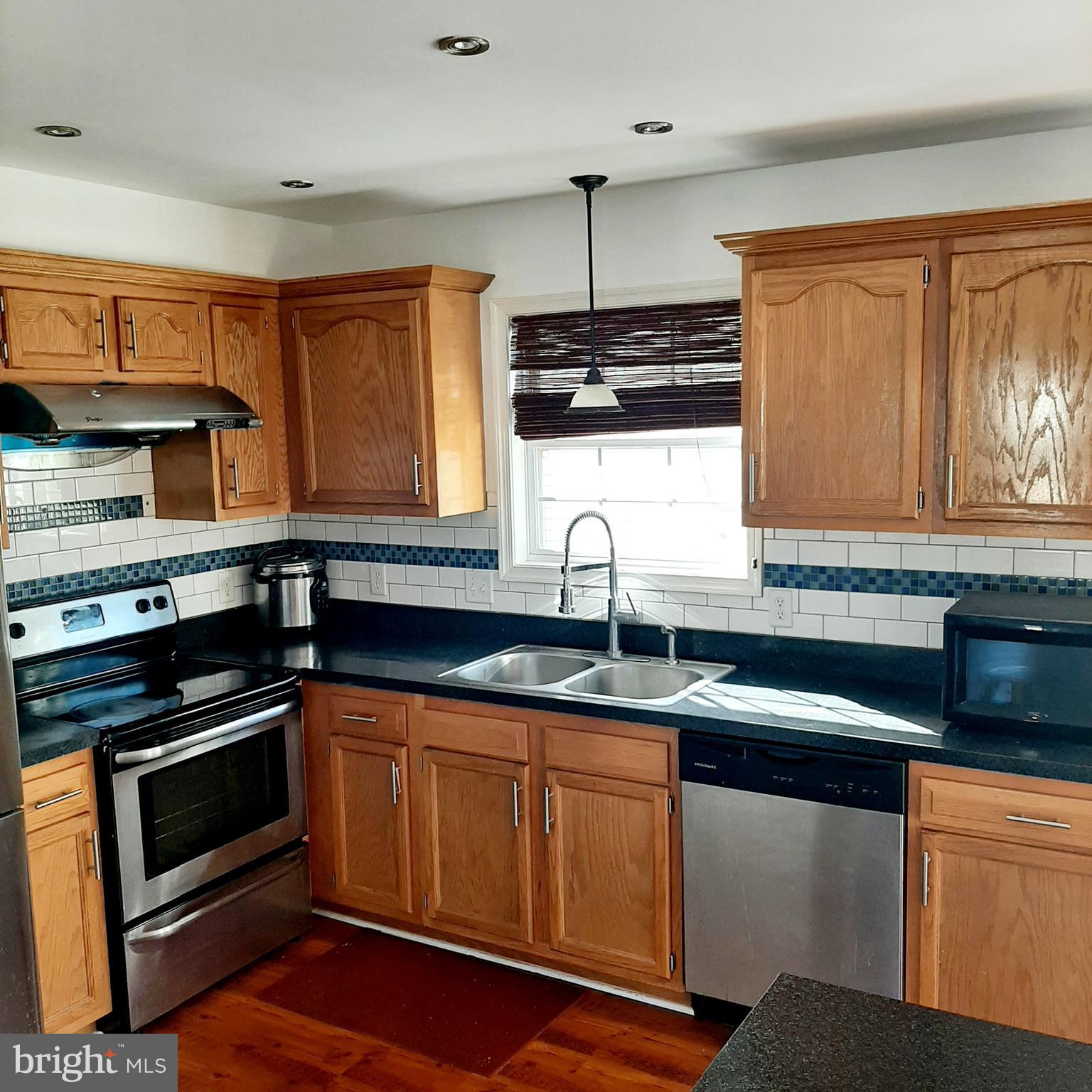 MARSHALL SQUARE - Residential