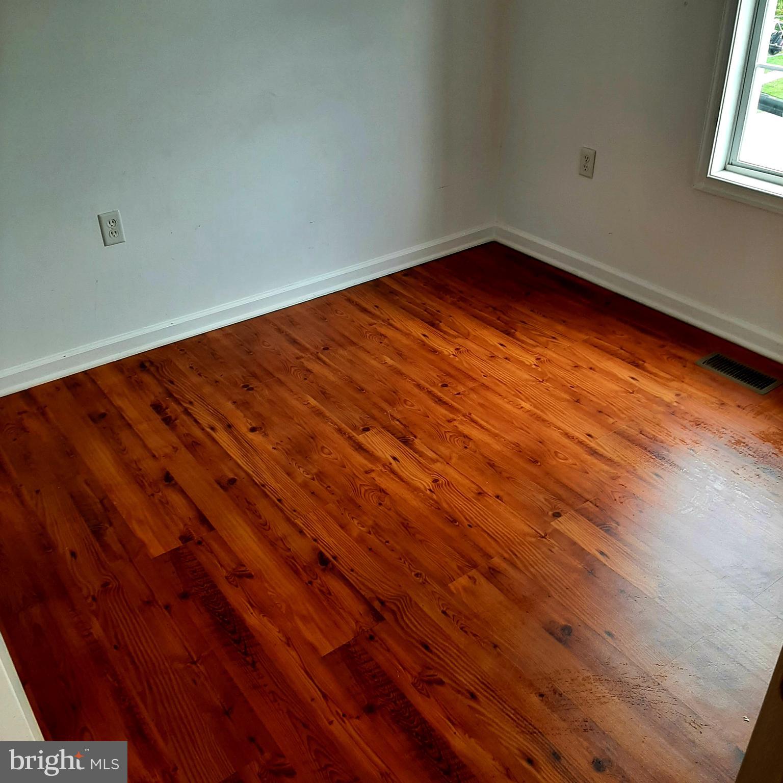 MARSHALL SQUARE - Residential