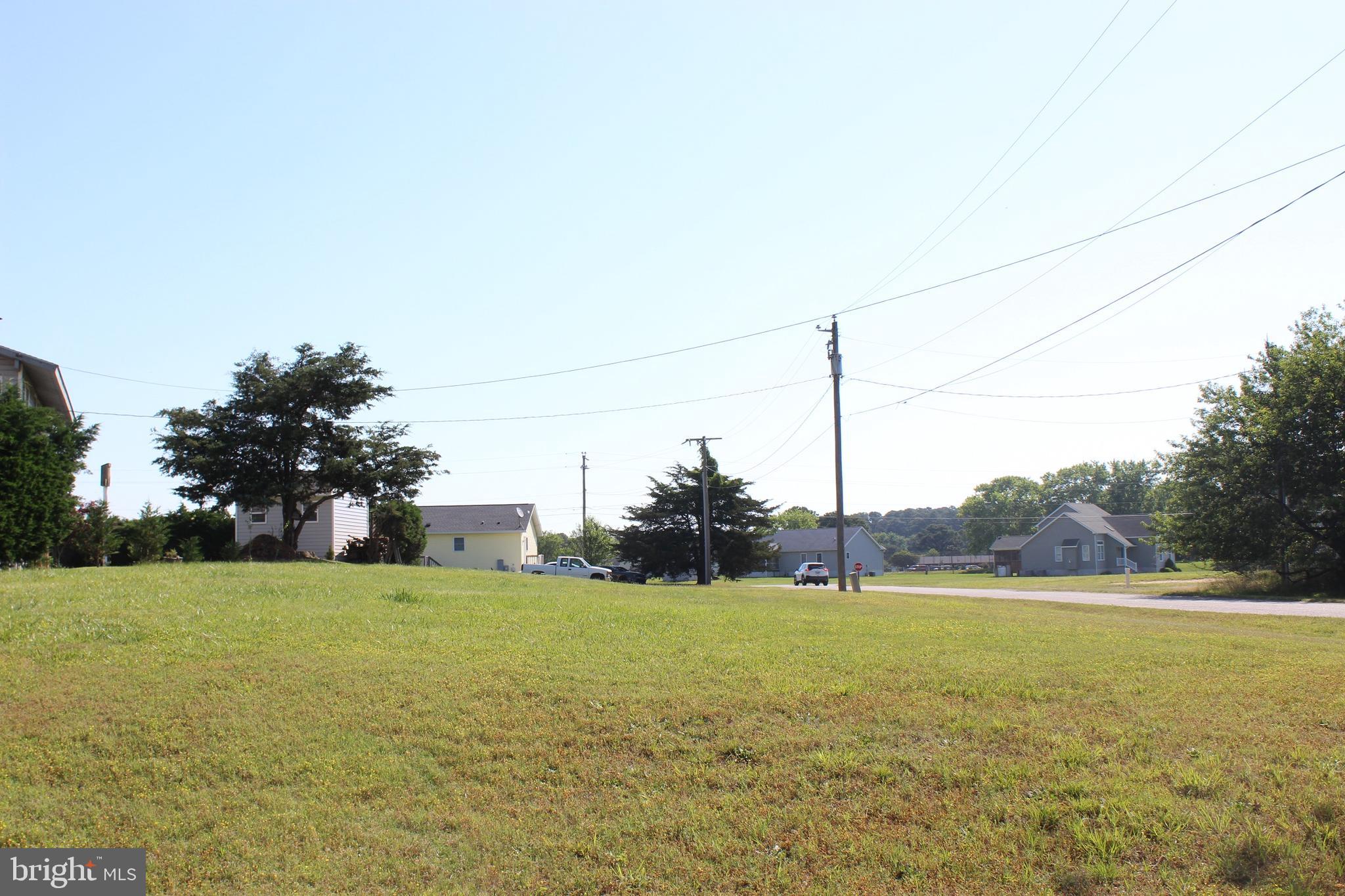 CAPTAIN'S COVE - Land