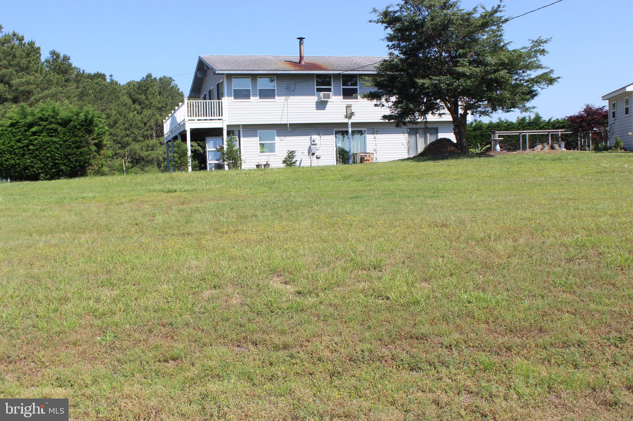 CAPTAIN'S COVE - Land