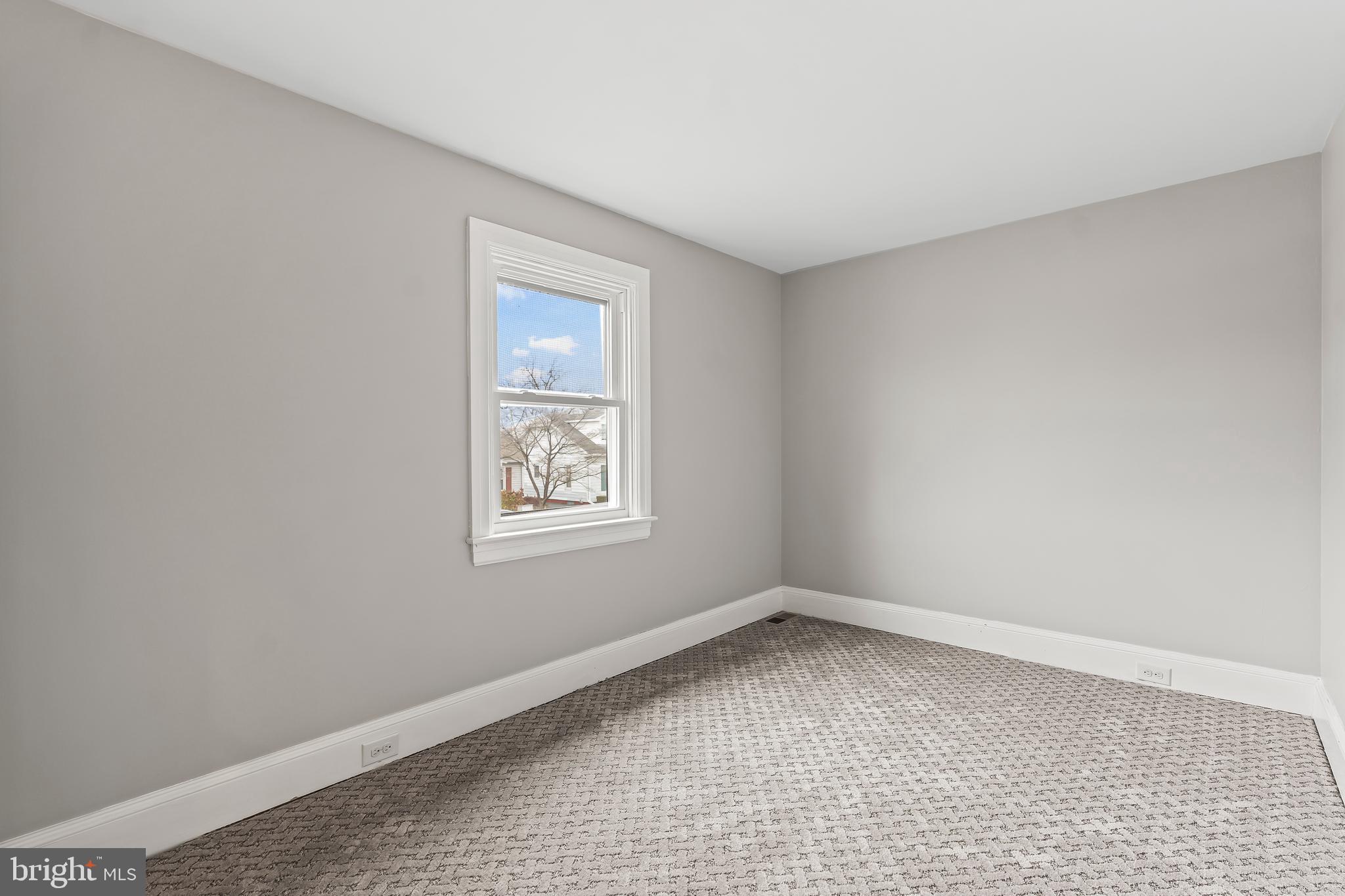 HALFWAY - Residential