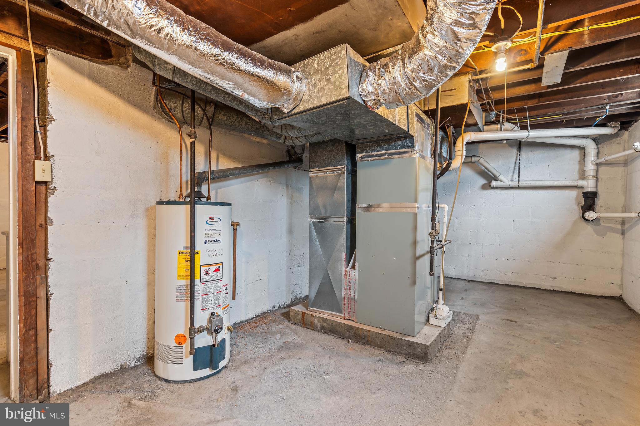 HALFWAY - Residential