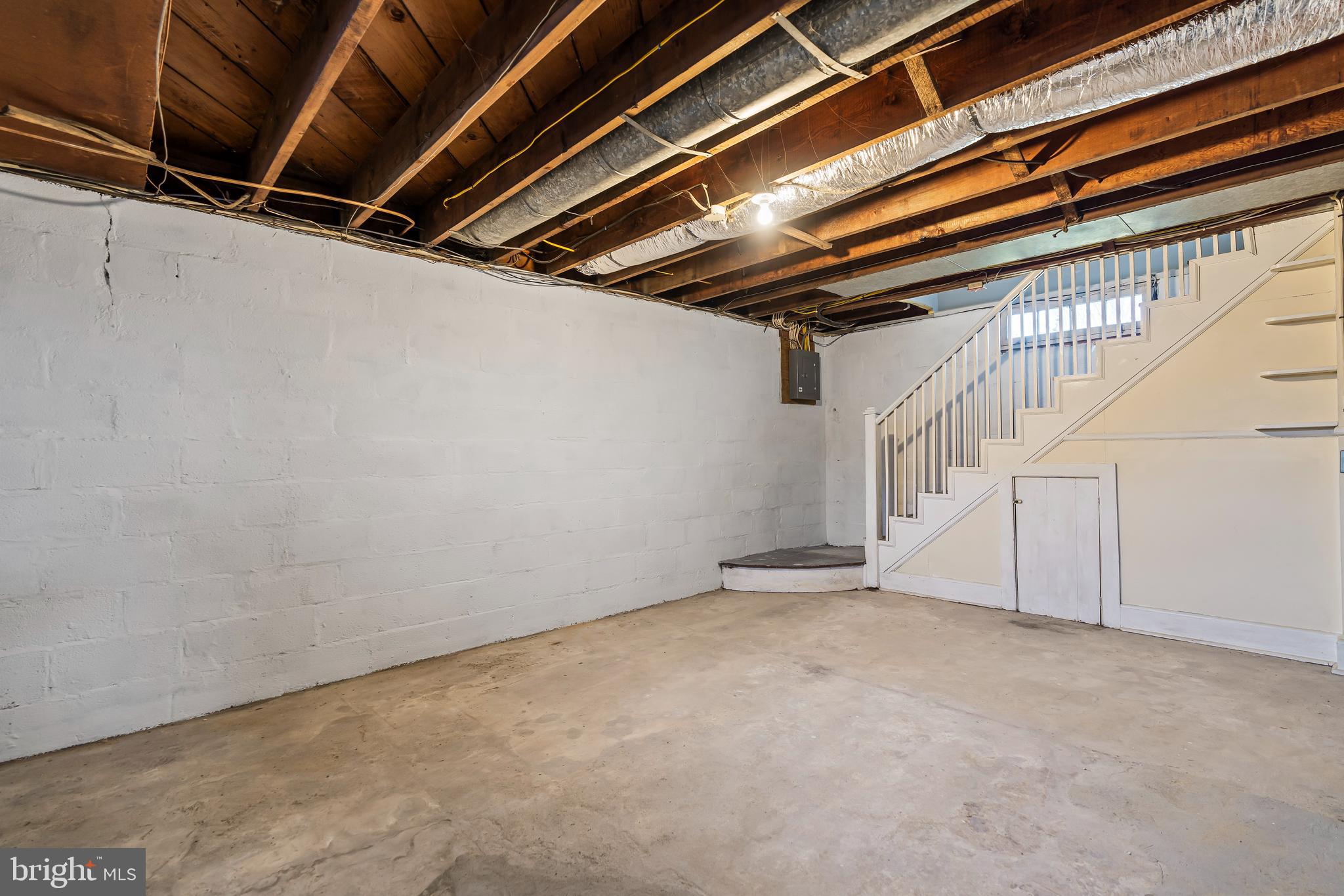 HALFWAY - Residential