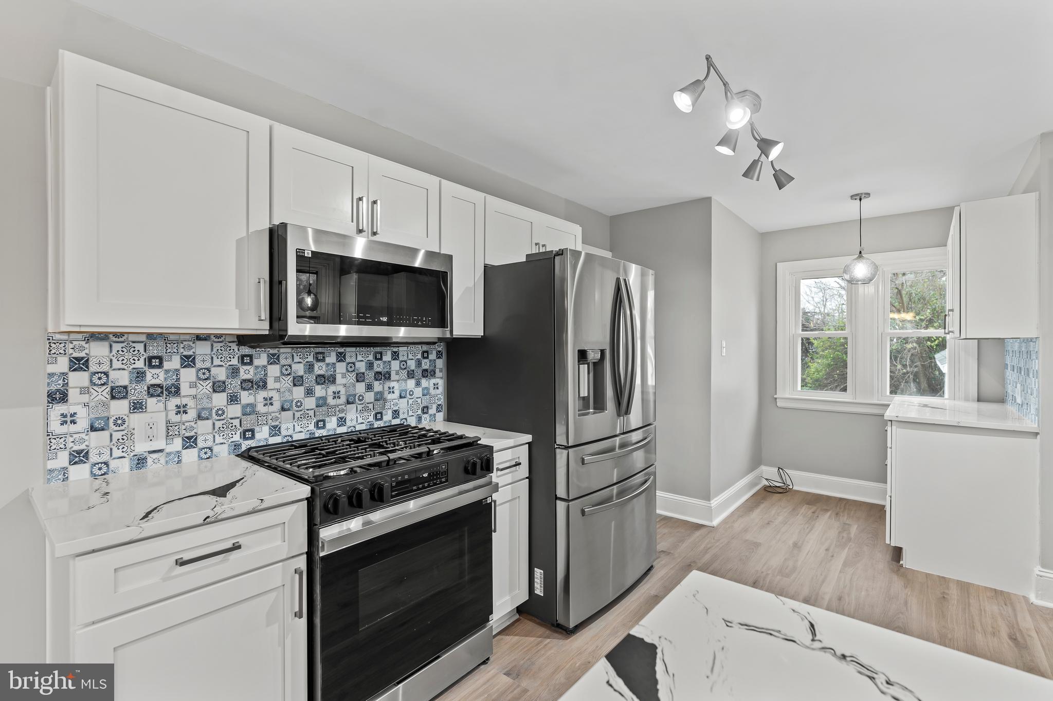 HALFWAY - Residential