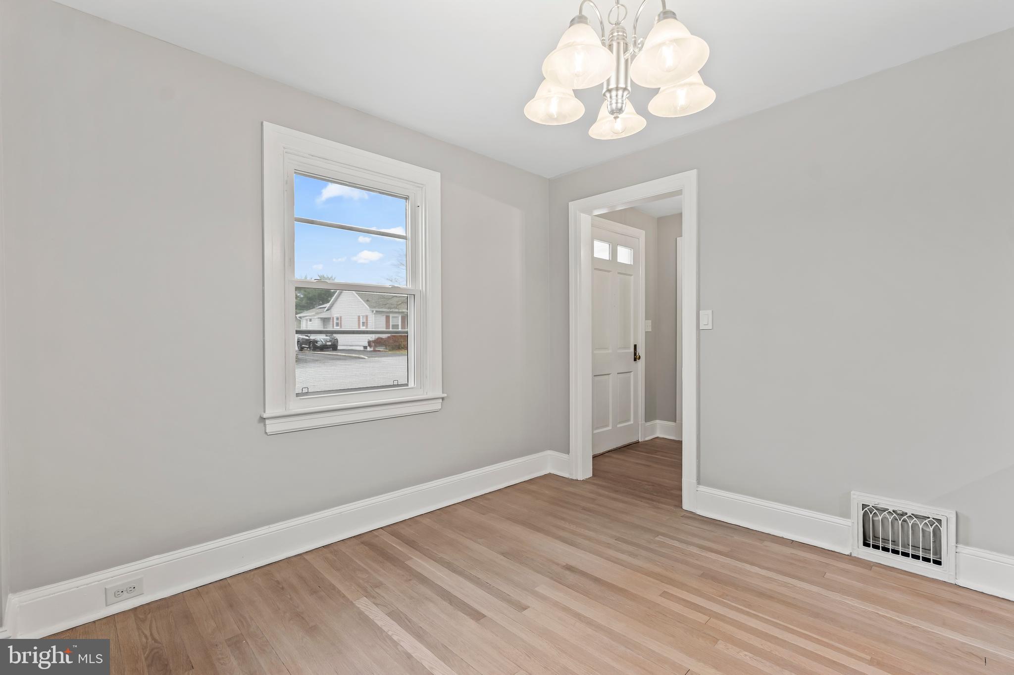 HALFWAY - Residential