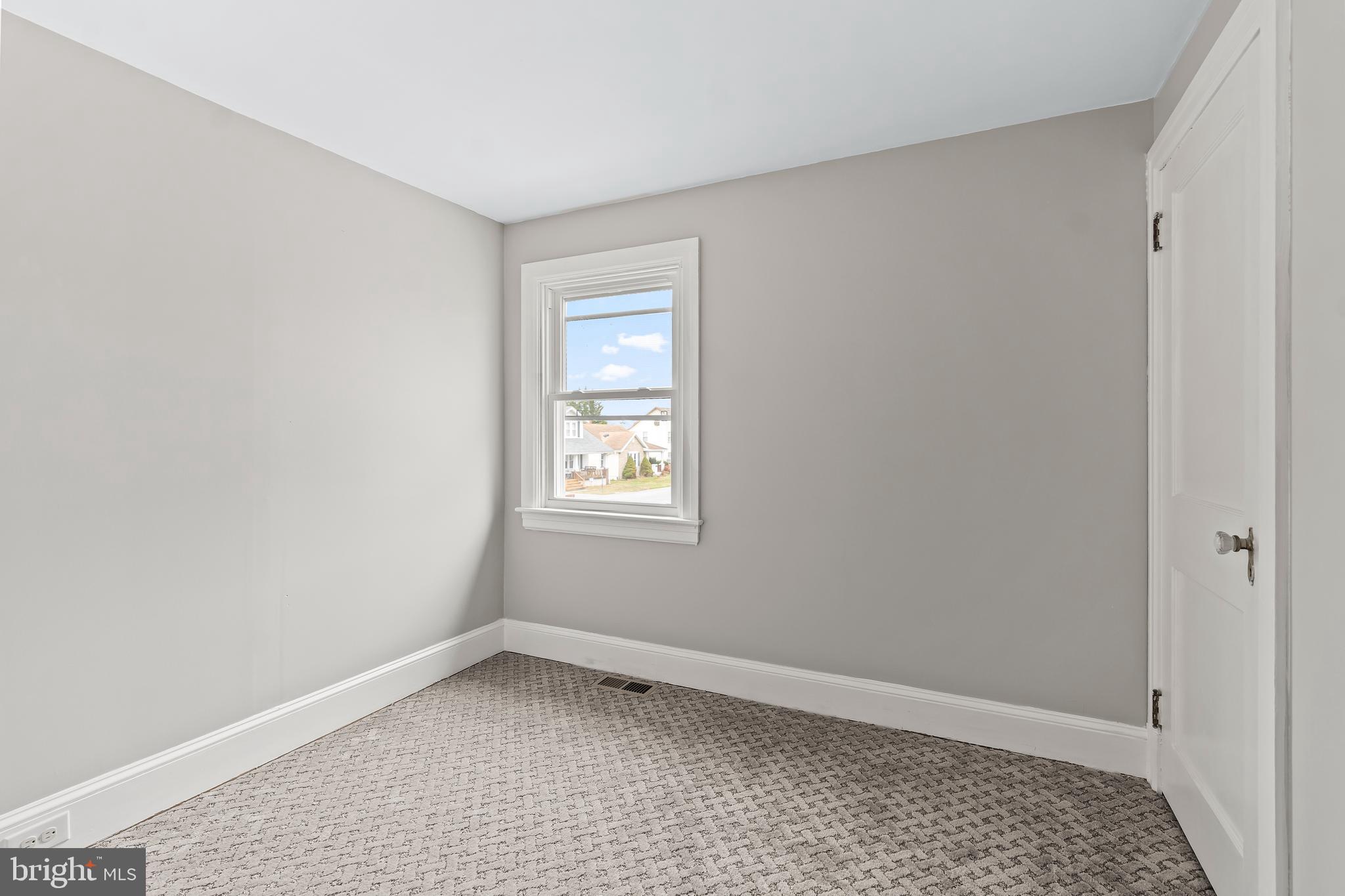 HALFWAY - Residential