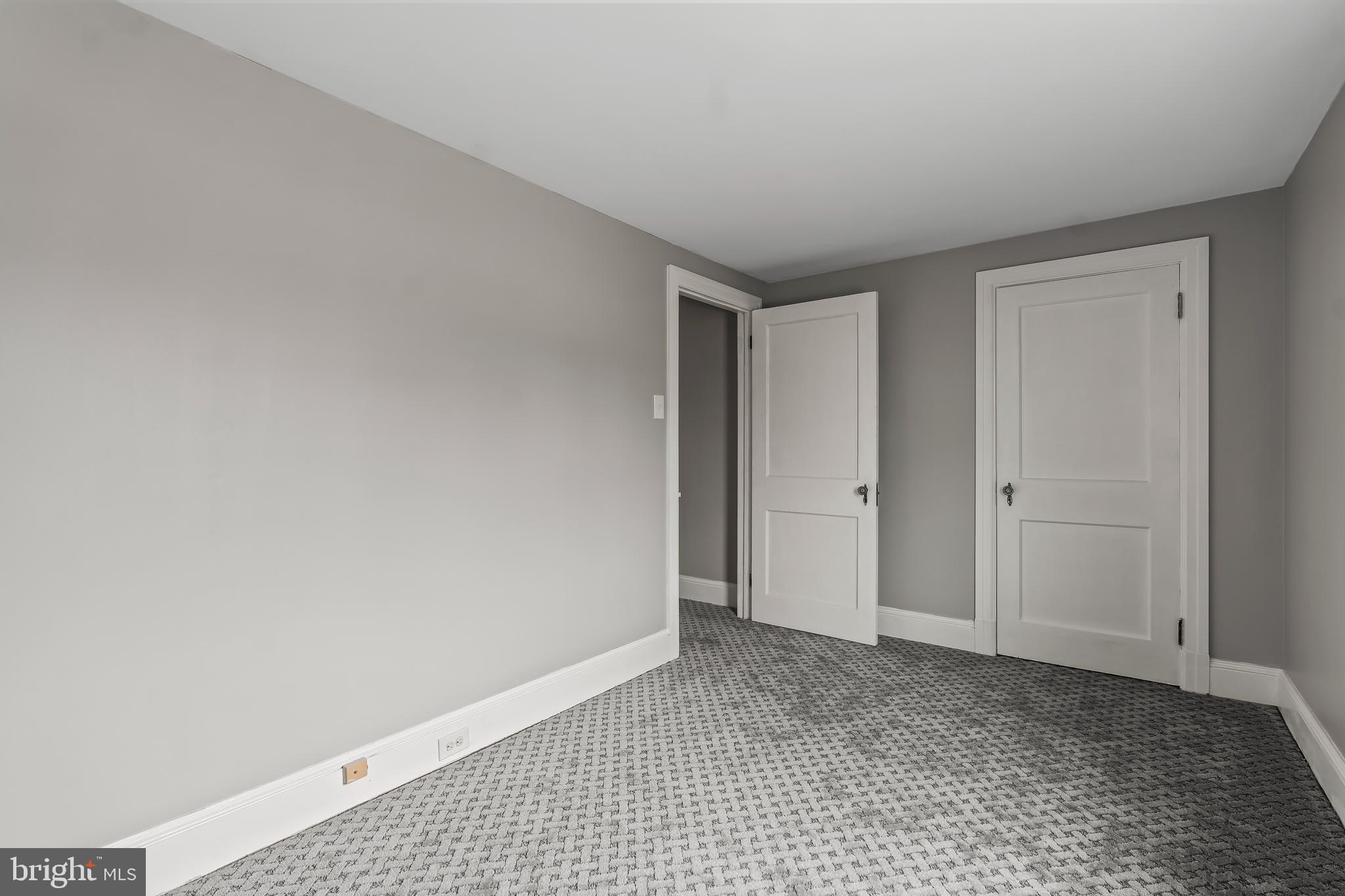 HALFWAY - Residential