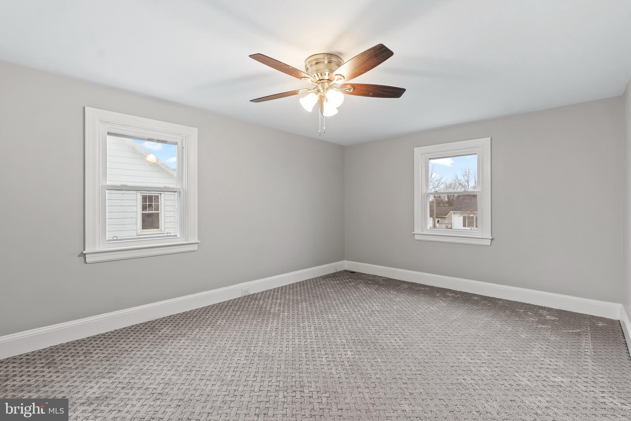 HALFWAY - Residential