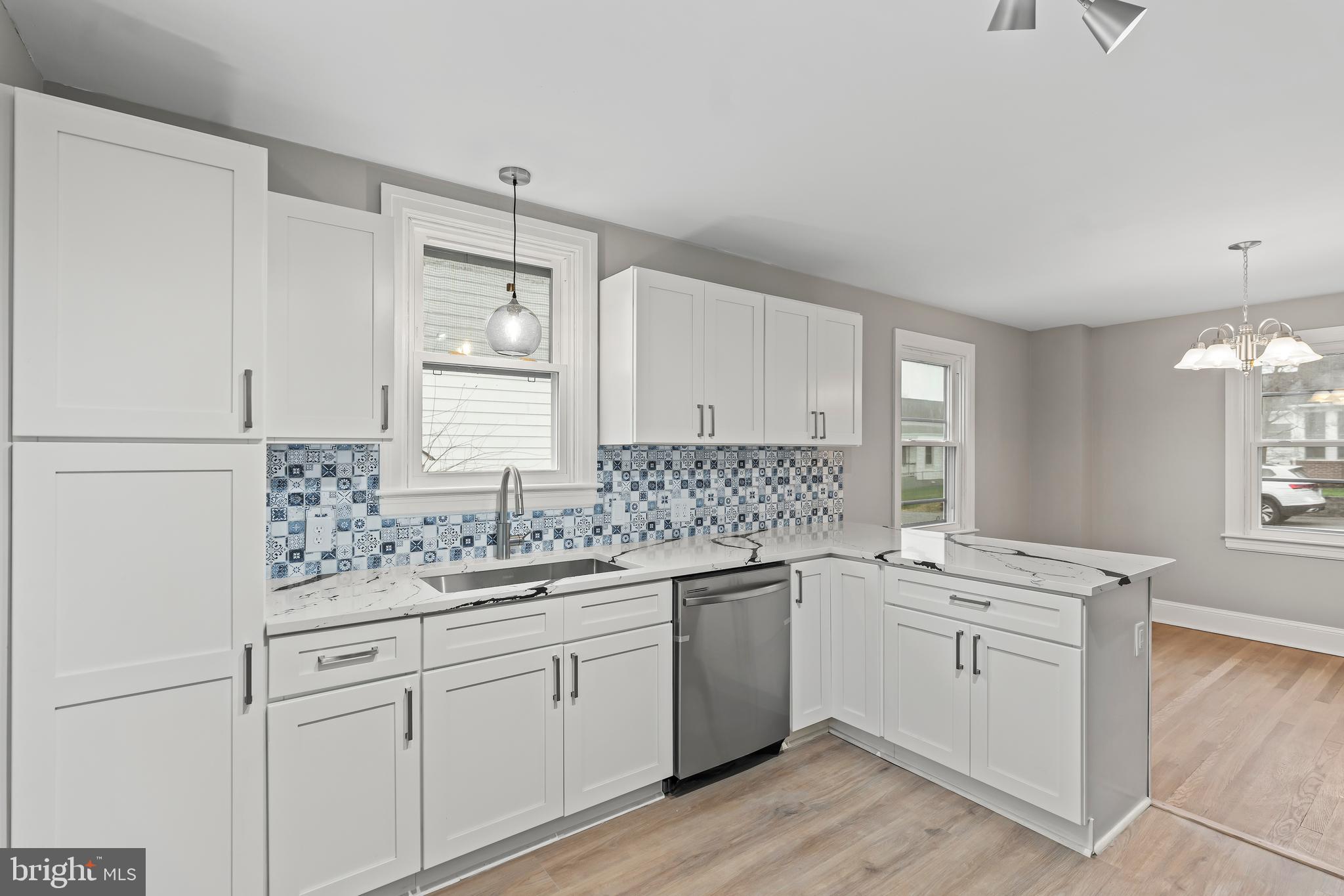 HALFWAY - Residential