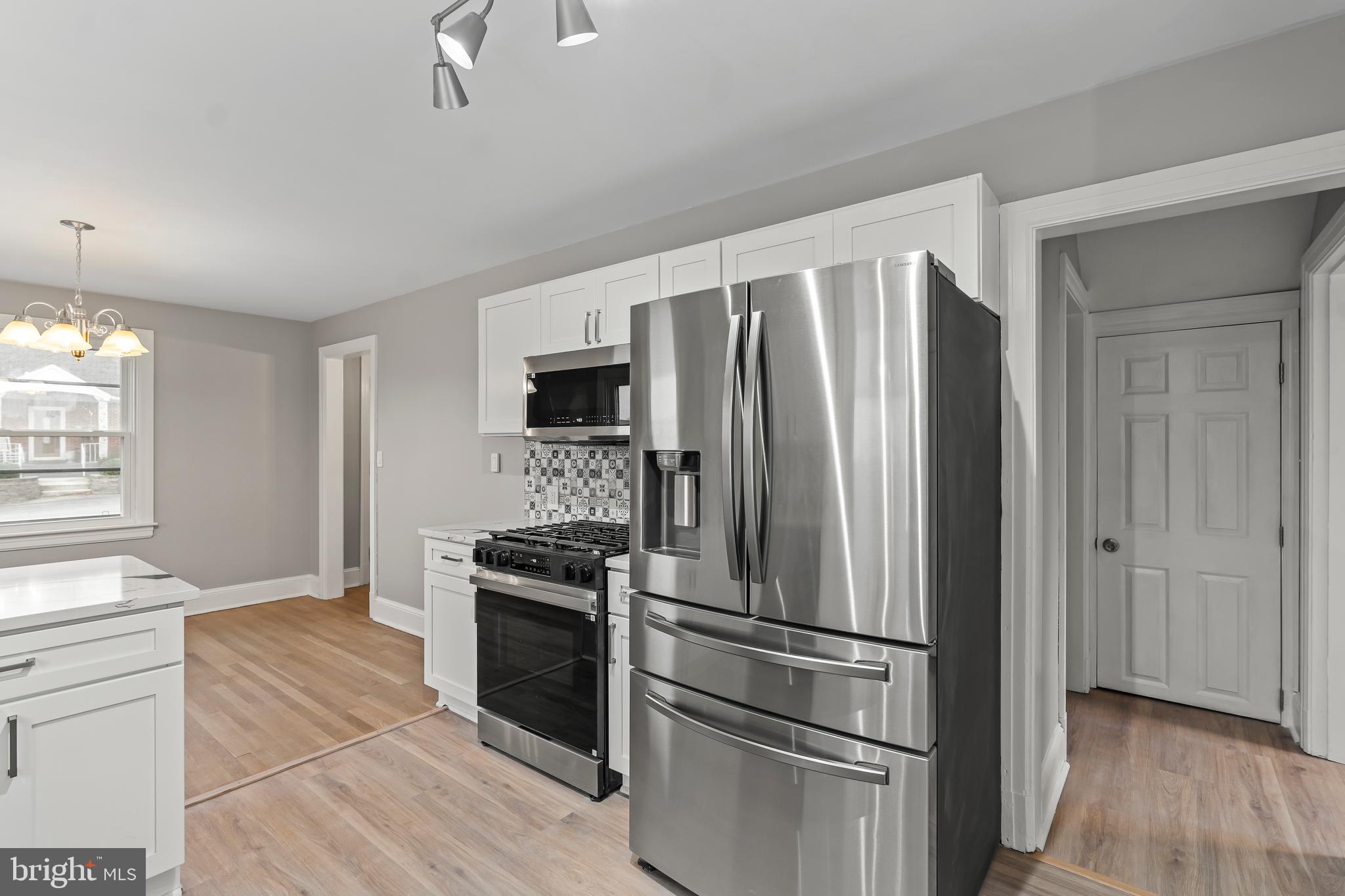 HALFWAY - Residential