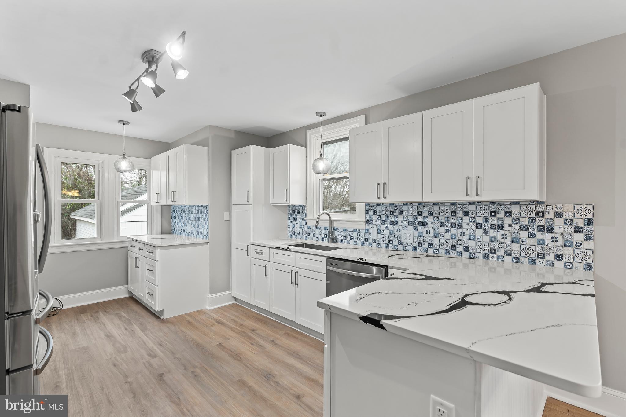 HALFWAY - Residential